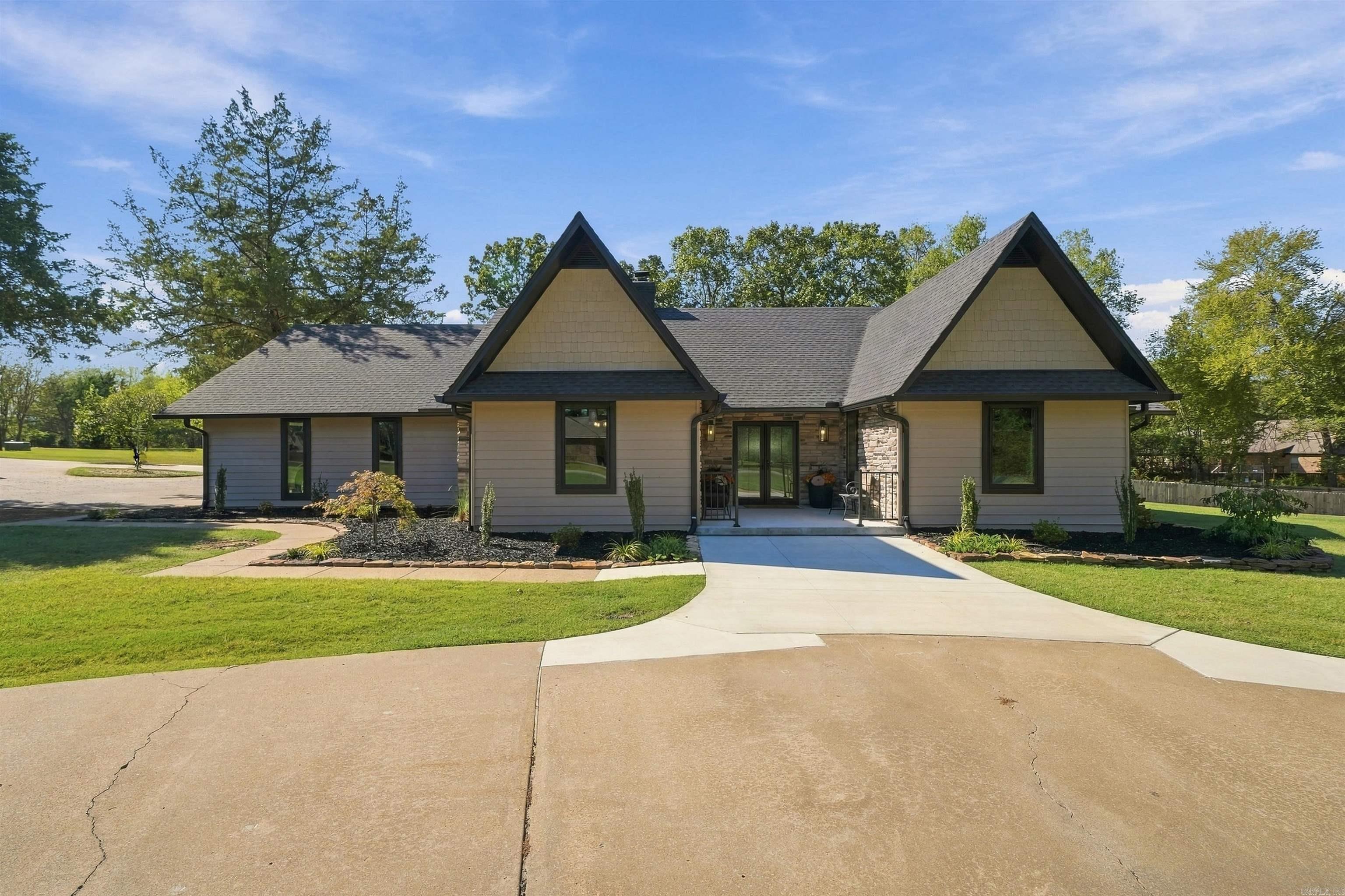 10 Hillcreek Cr Property Photo 1