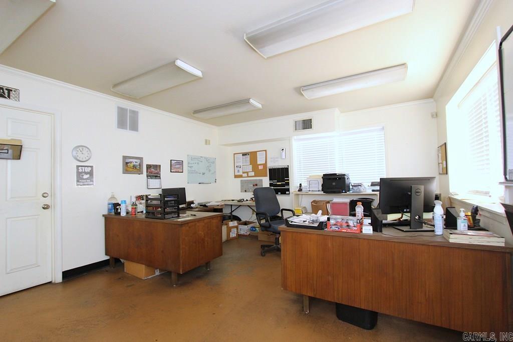 10605 Sibley Hole Rd Property Photo 6