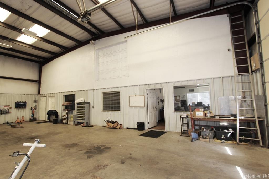 10605 Sibley Hole Rd Property Photo 9