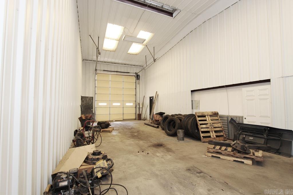10605 Sibley Hole Rd Property Photo 14
