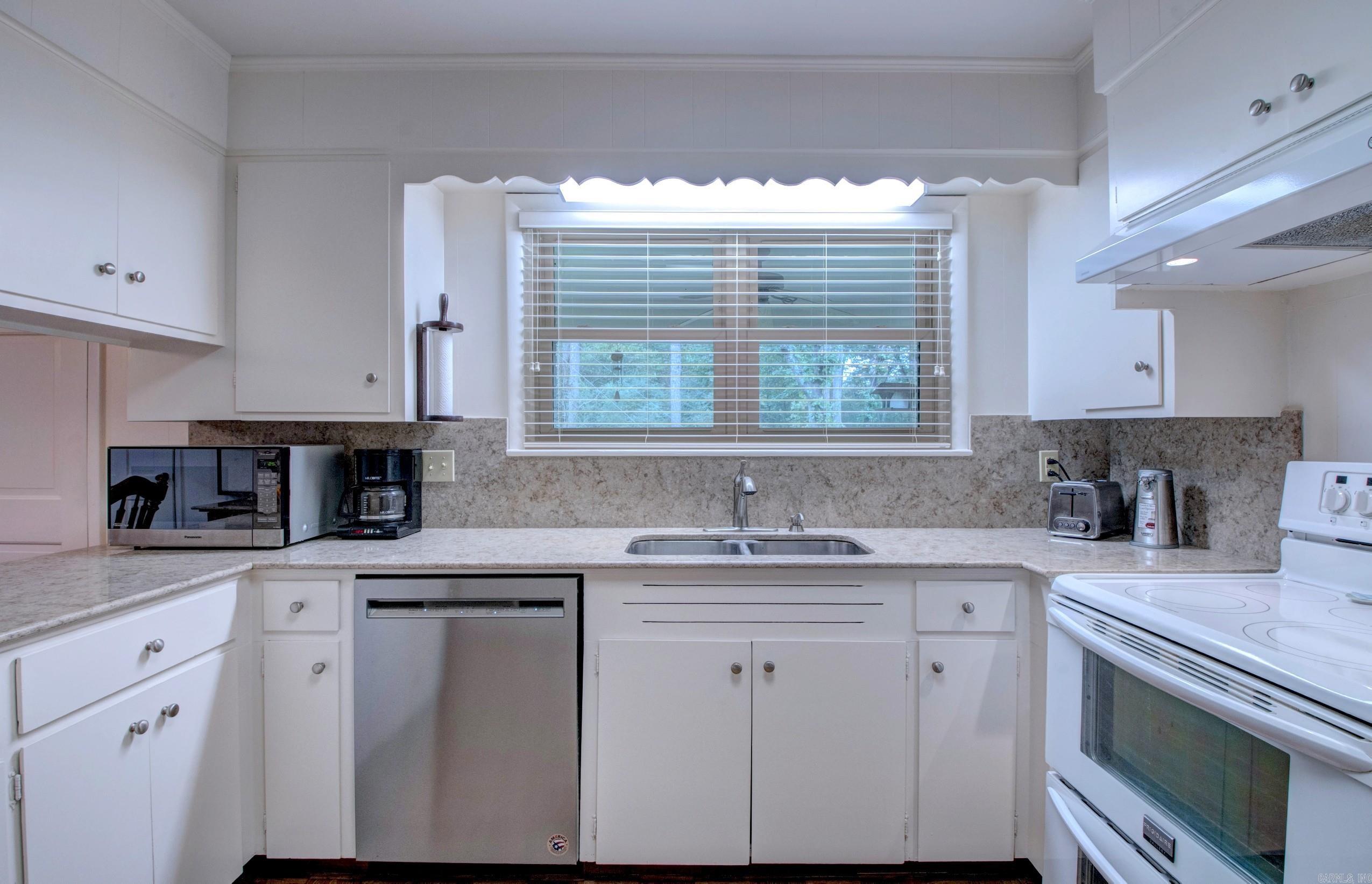 6605 Pleasant Place Property Photo 13