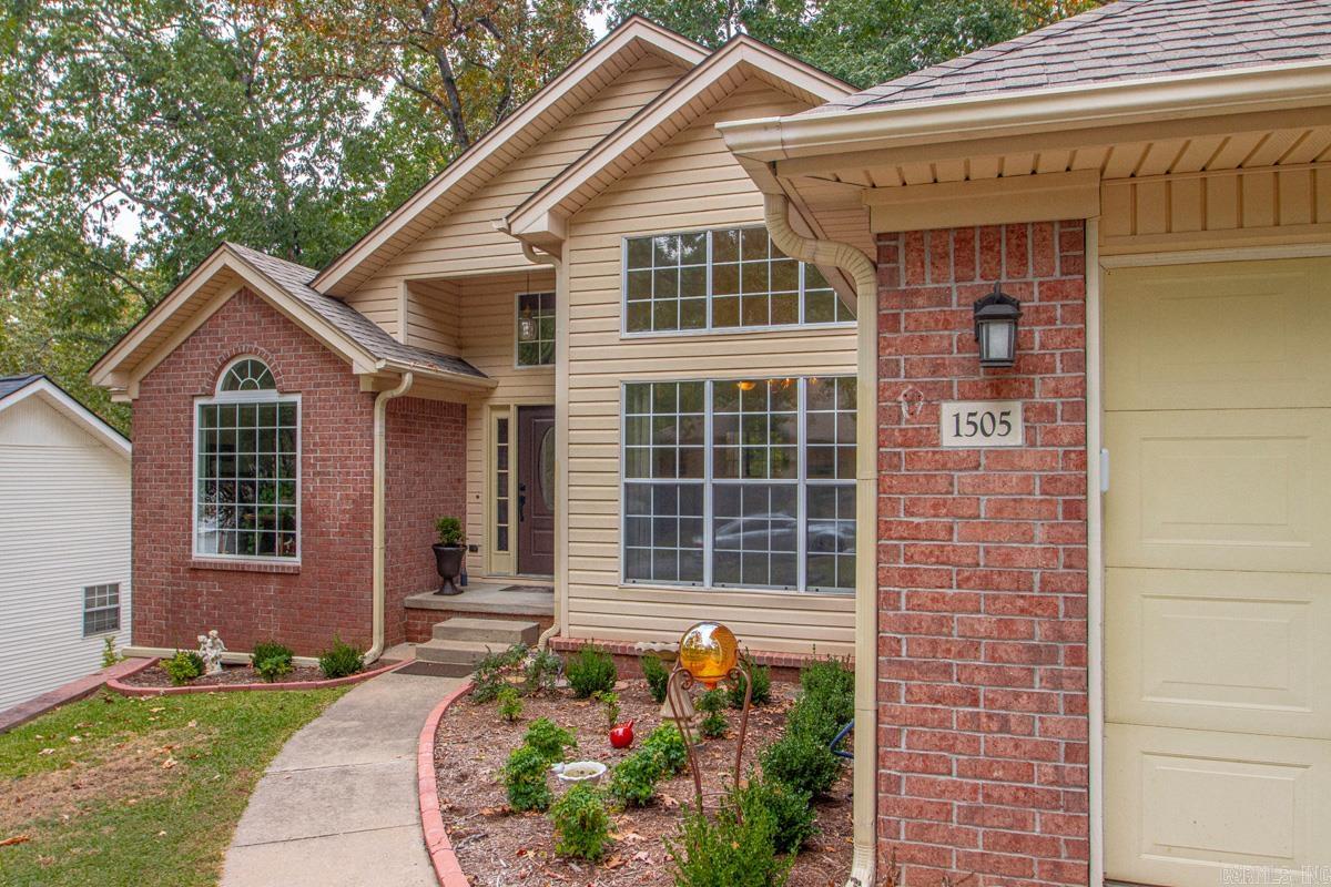 1505 Cherry Brook Drive Property Photo 3