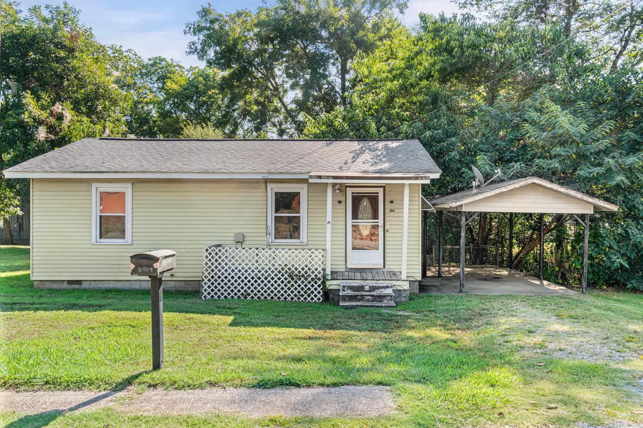 304 N Hickory Property Photo 1