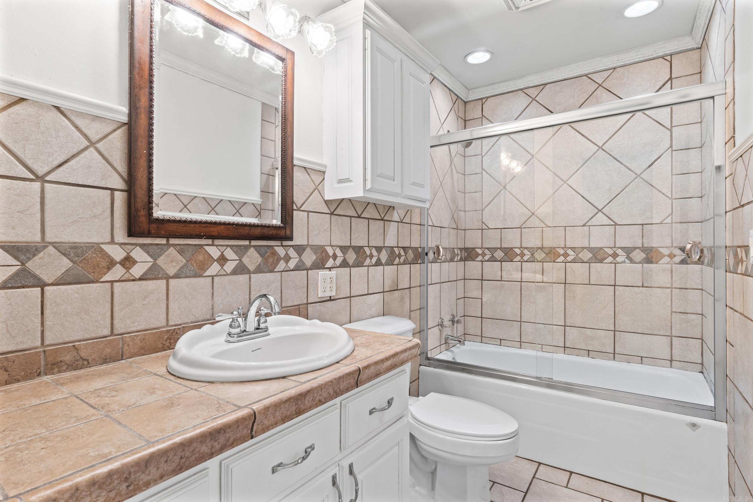 304 N Hickory Property Photo 7