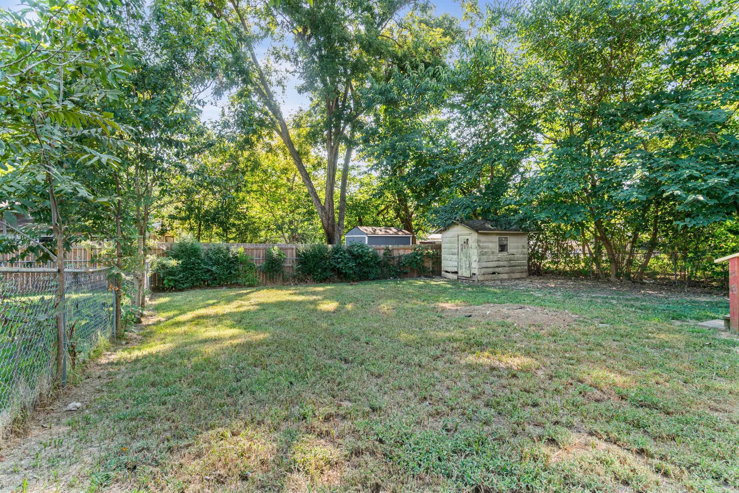 304 N Hickory Property Photo 16