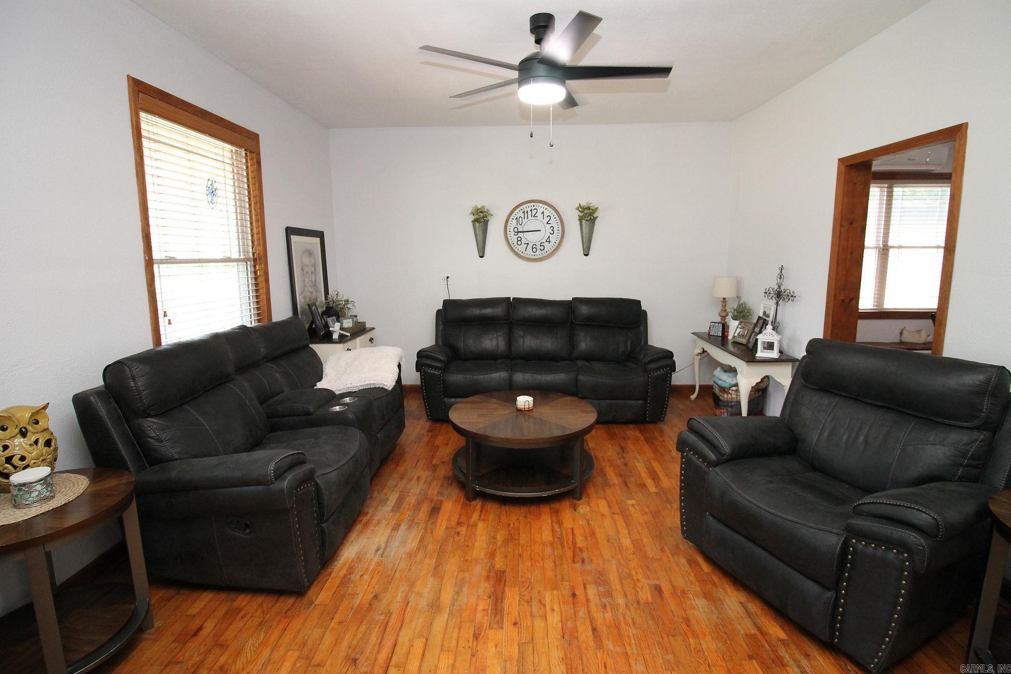 1210 W Emerson St Property Photo 7