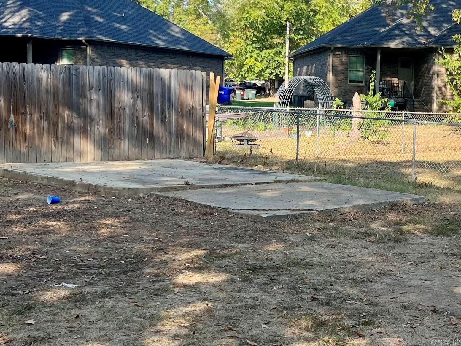 2408 Broadview Ave Property Photo 4