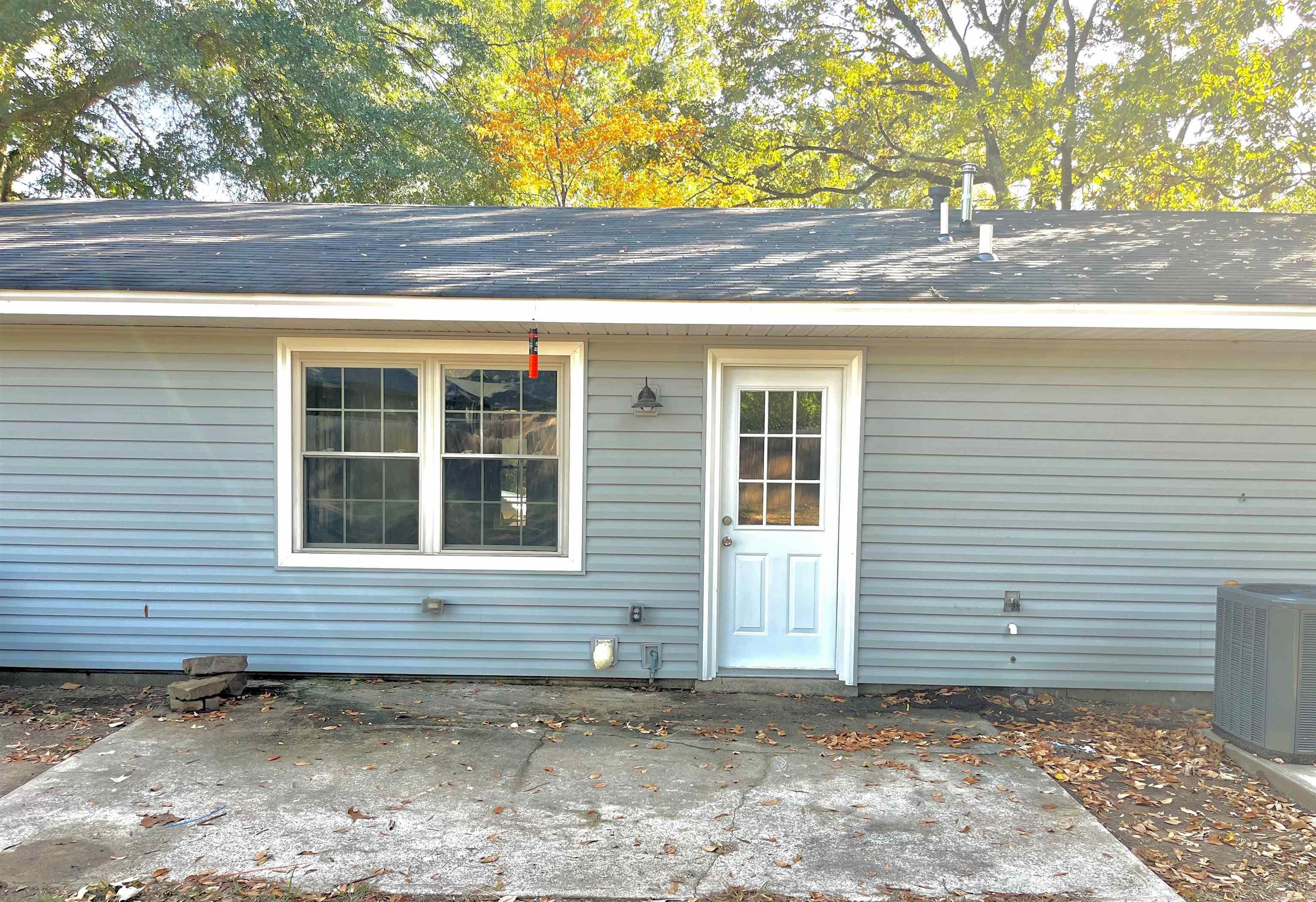 2408 Broadview Ave Property Photo 6
