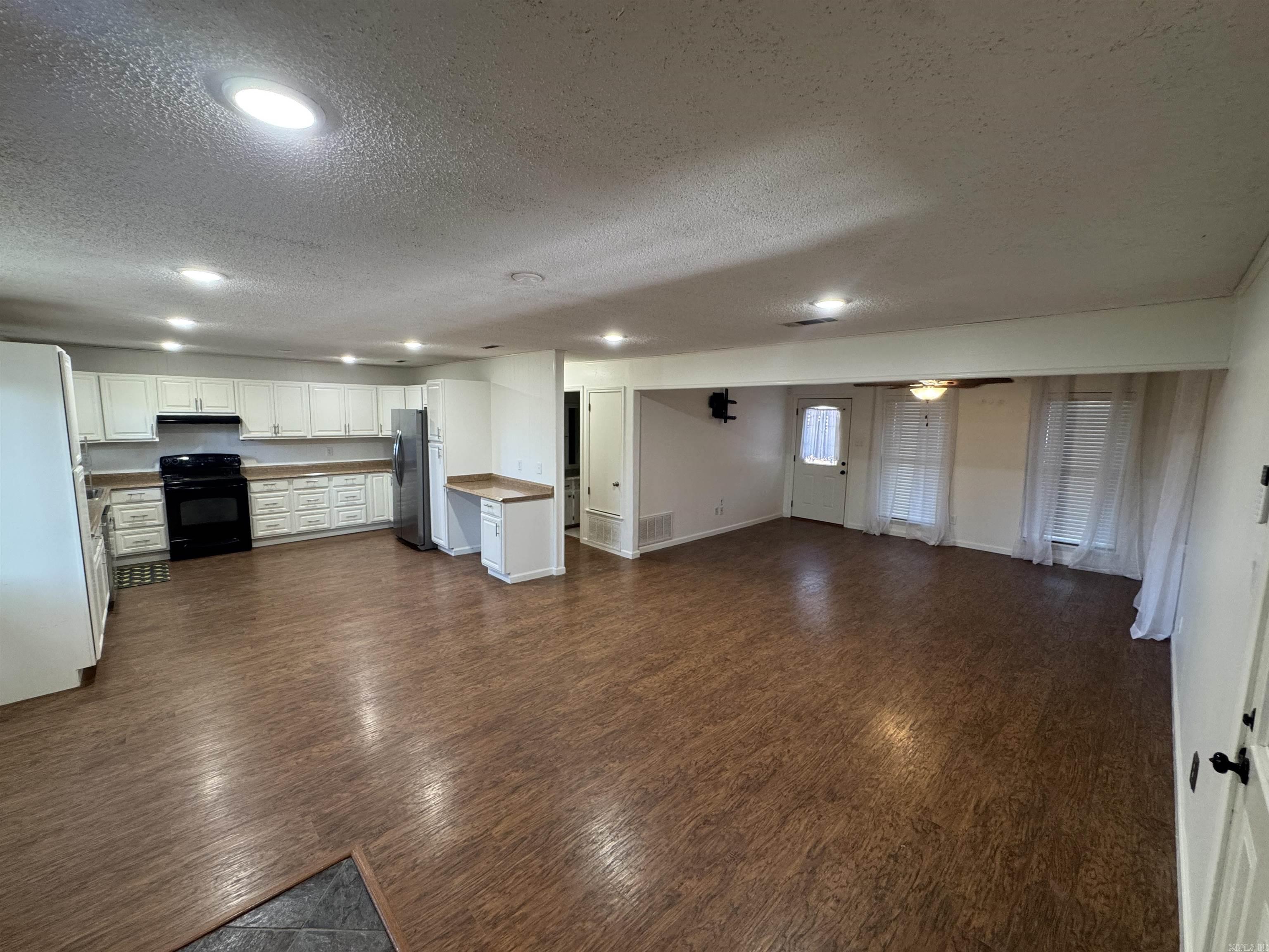 3218 Ward Drive Property Photo 2