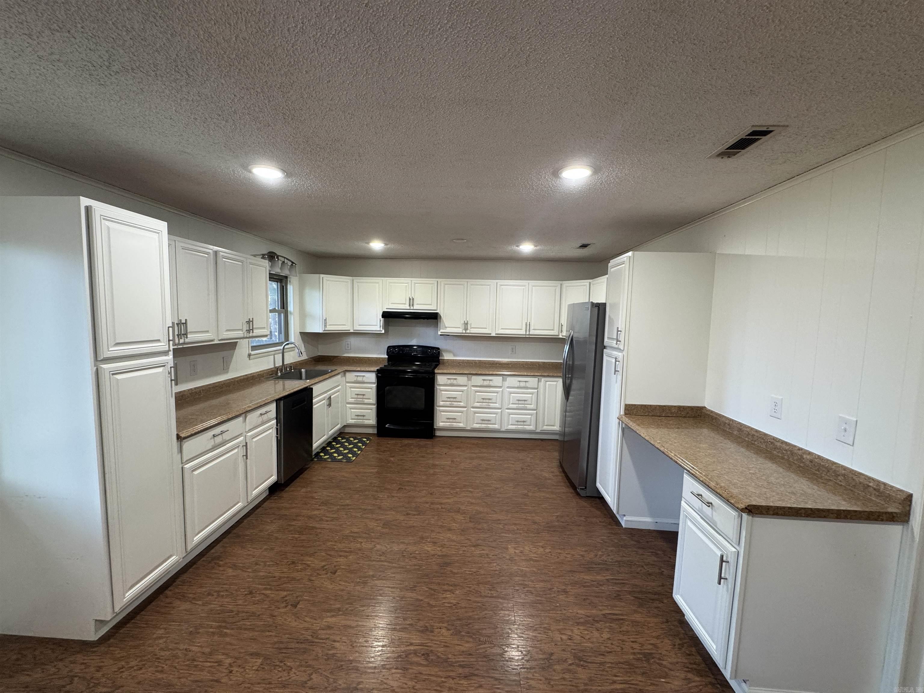 3218 Ward Drive Property Photo 4