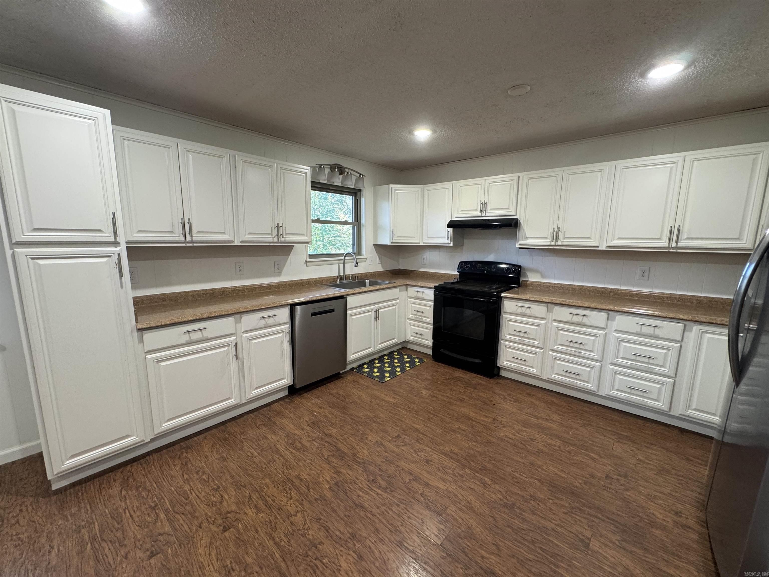 3218 Ward Drive Property Photo 5