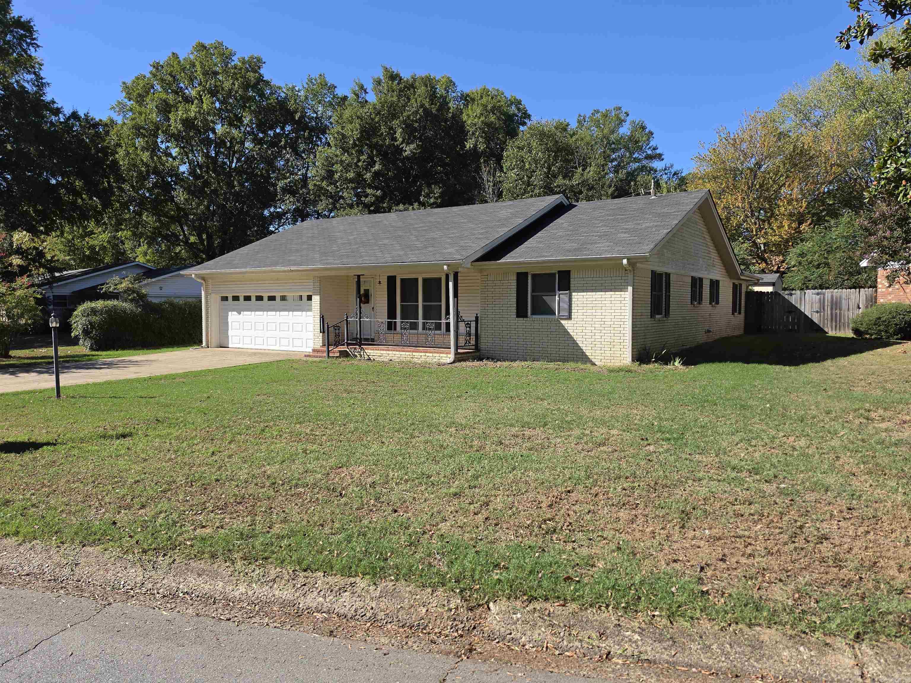 17 Dalewood Property Photo 1