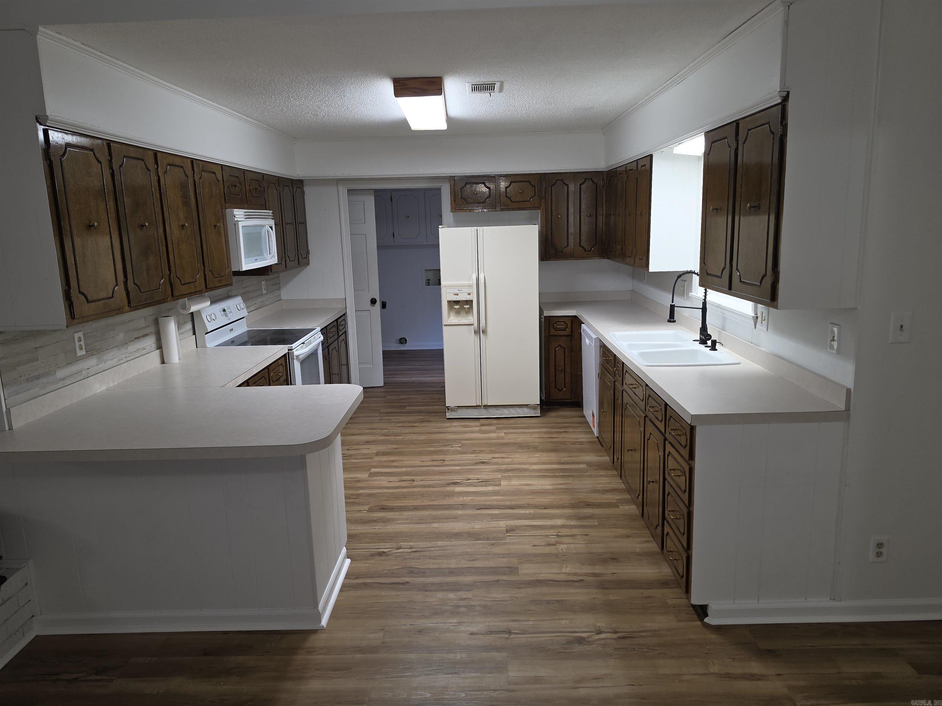 17 Dalewood Property Photo 9