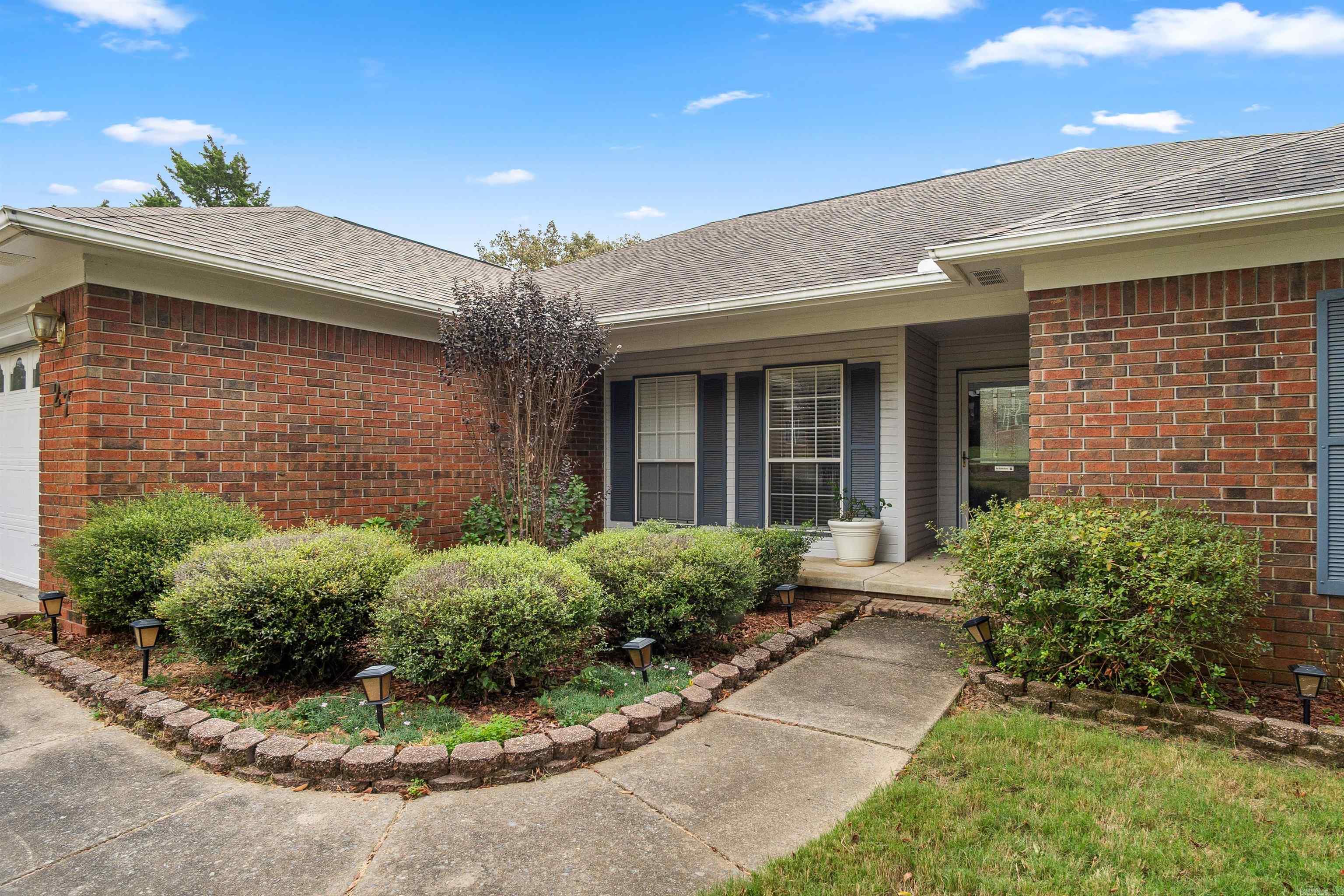 27 S Sunland Dr Property Photo 2