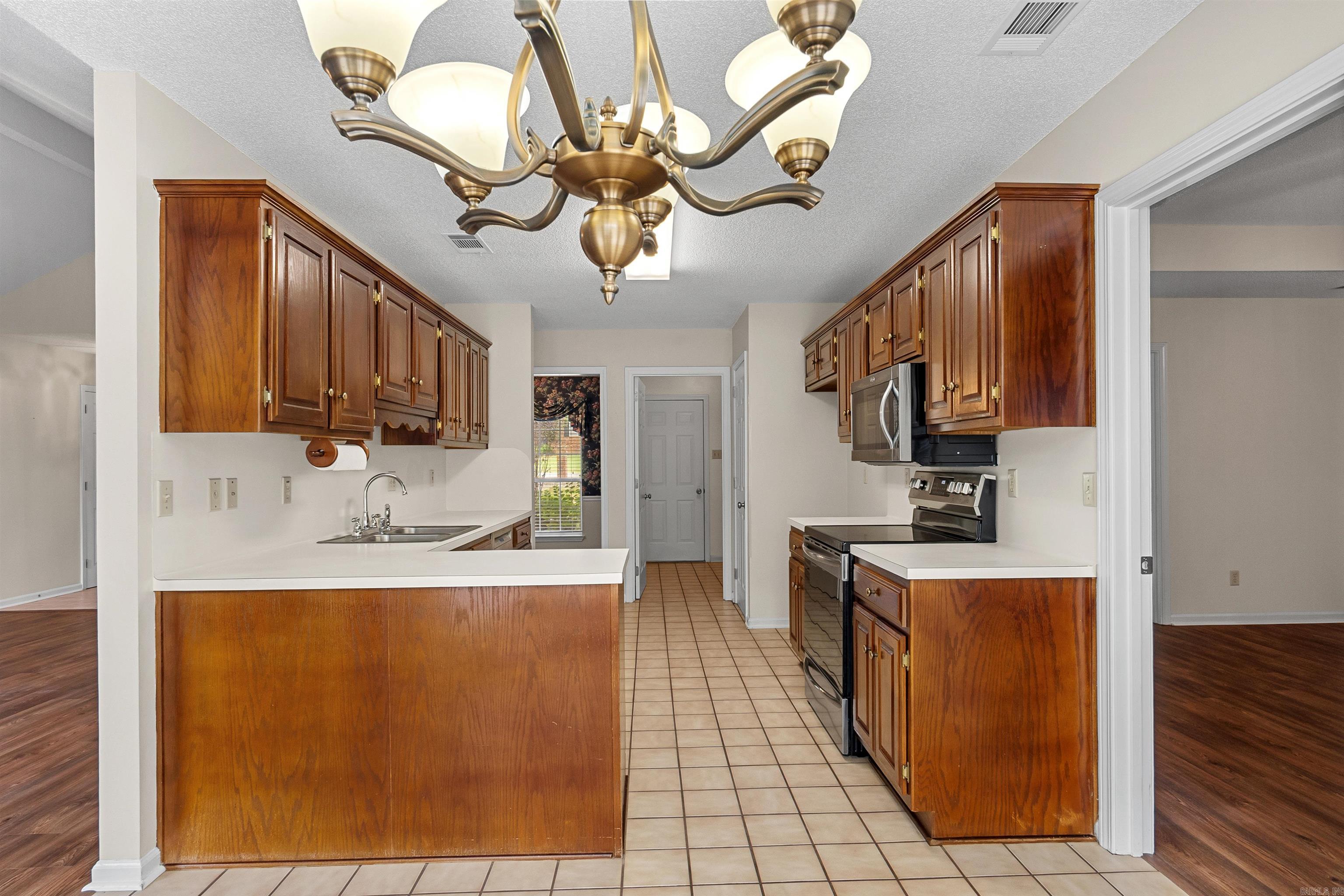 27 S Sunland Dr Property Photo 11