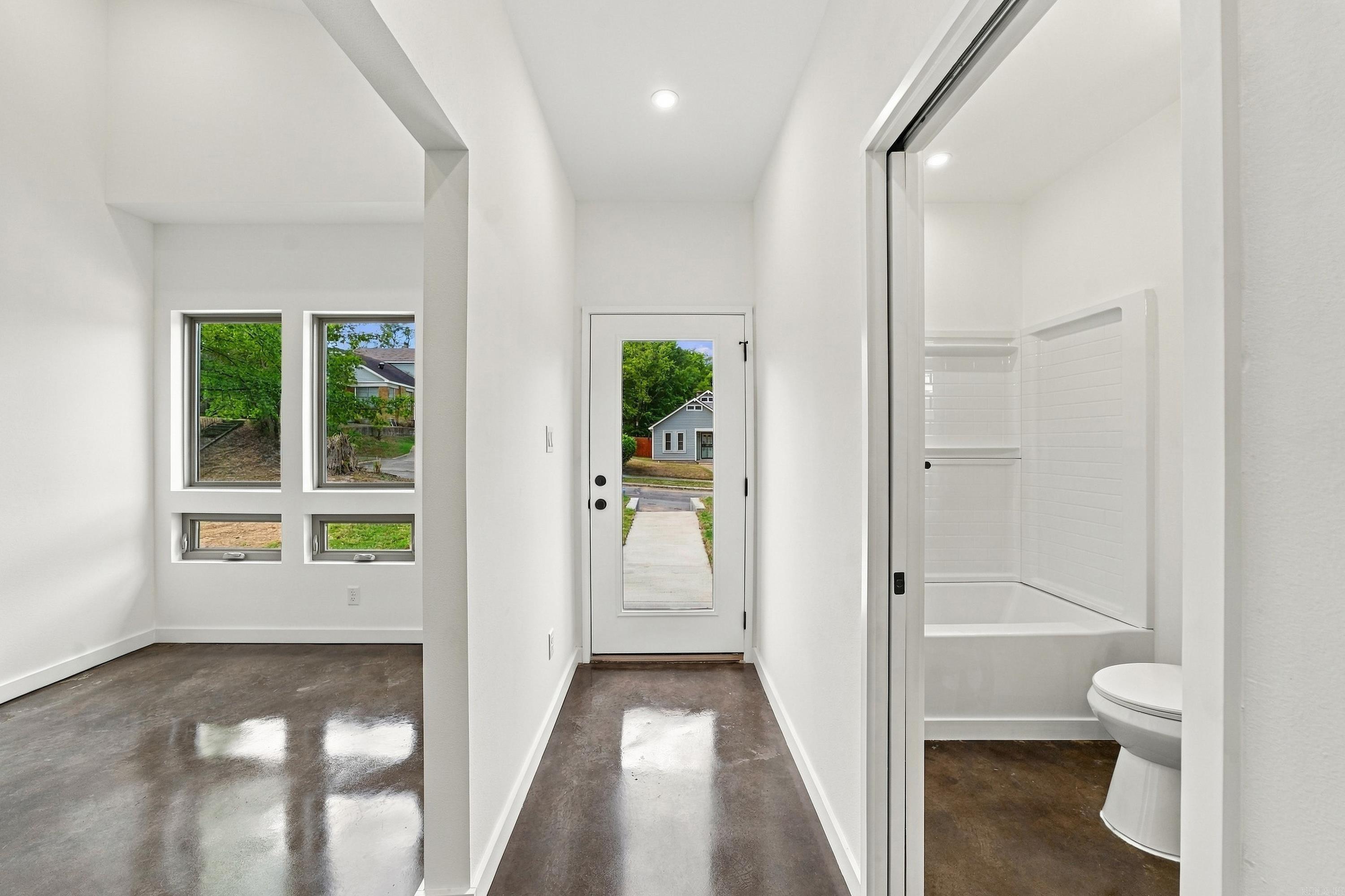 2107 Cumberland Street Property Photo 2