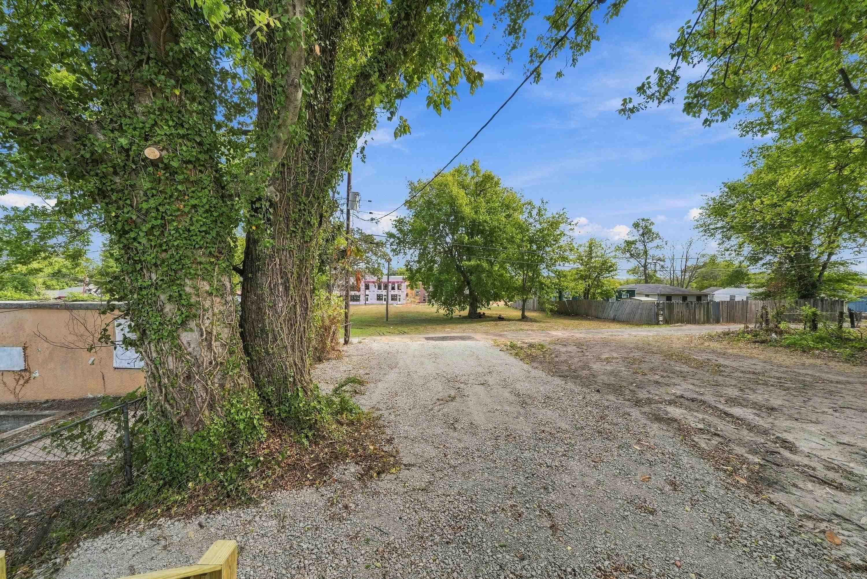 2107 Cumberland Street Property Photo 43