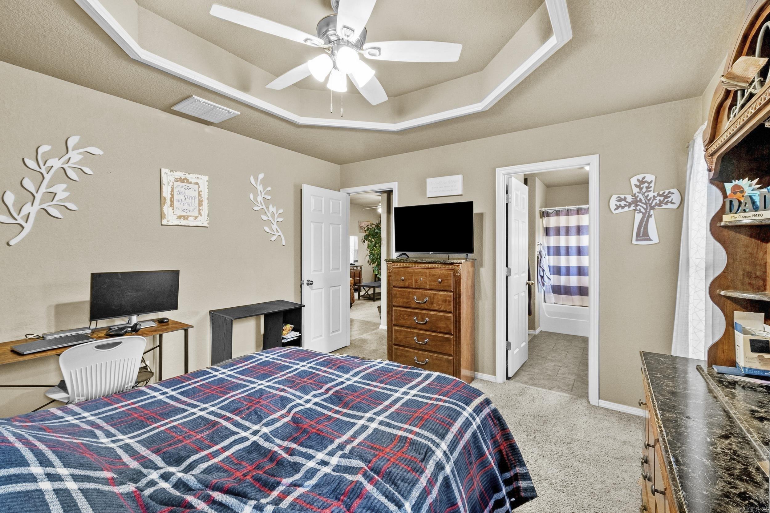 221 Saunders Property Photo 15