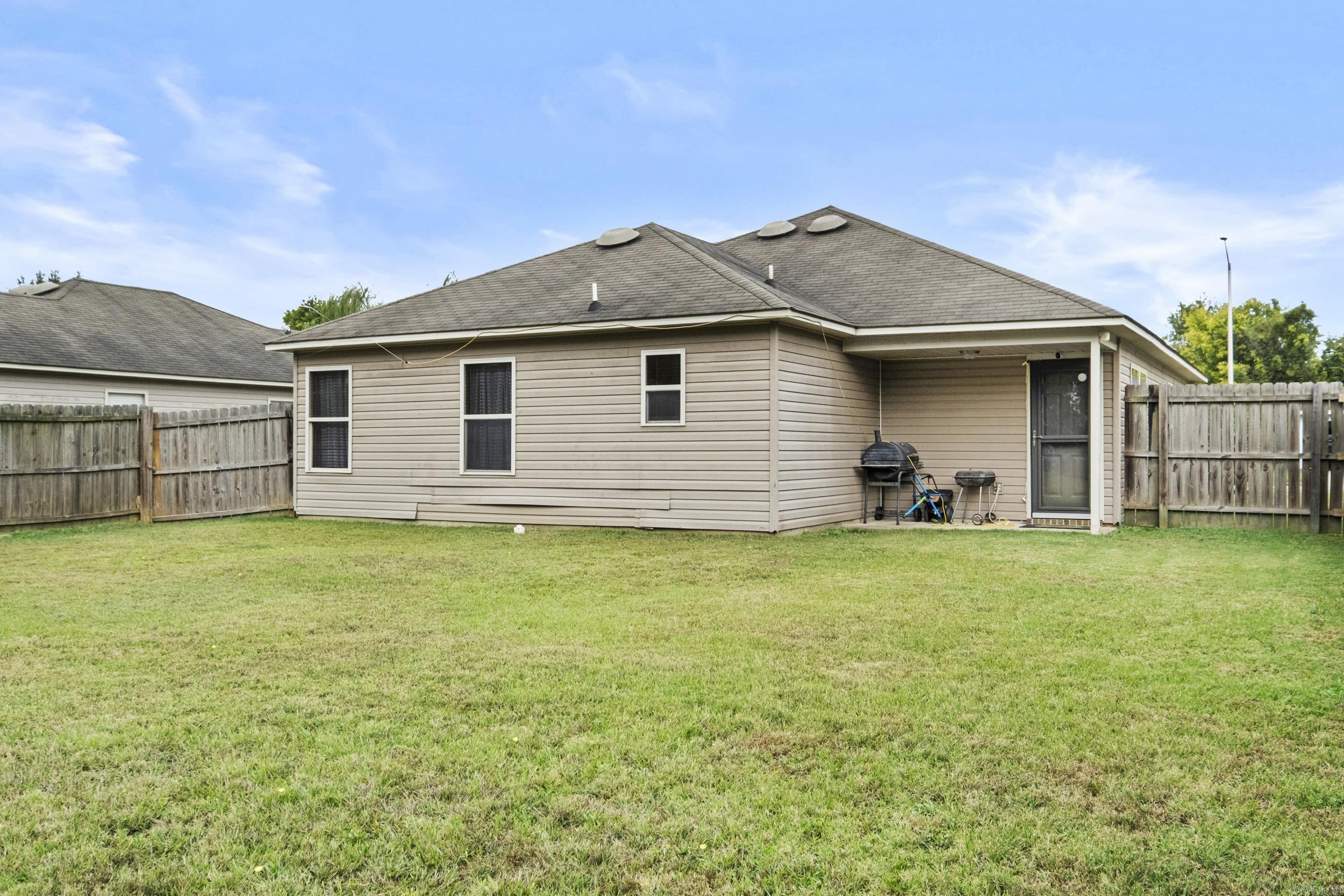 221 Saunders Property Photo 26