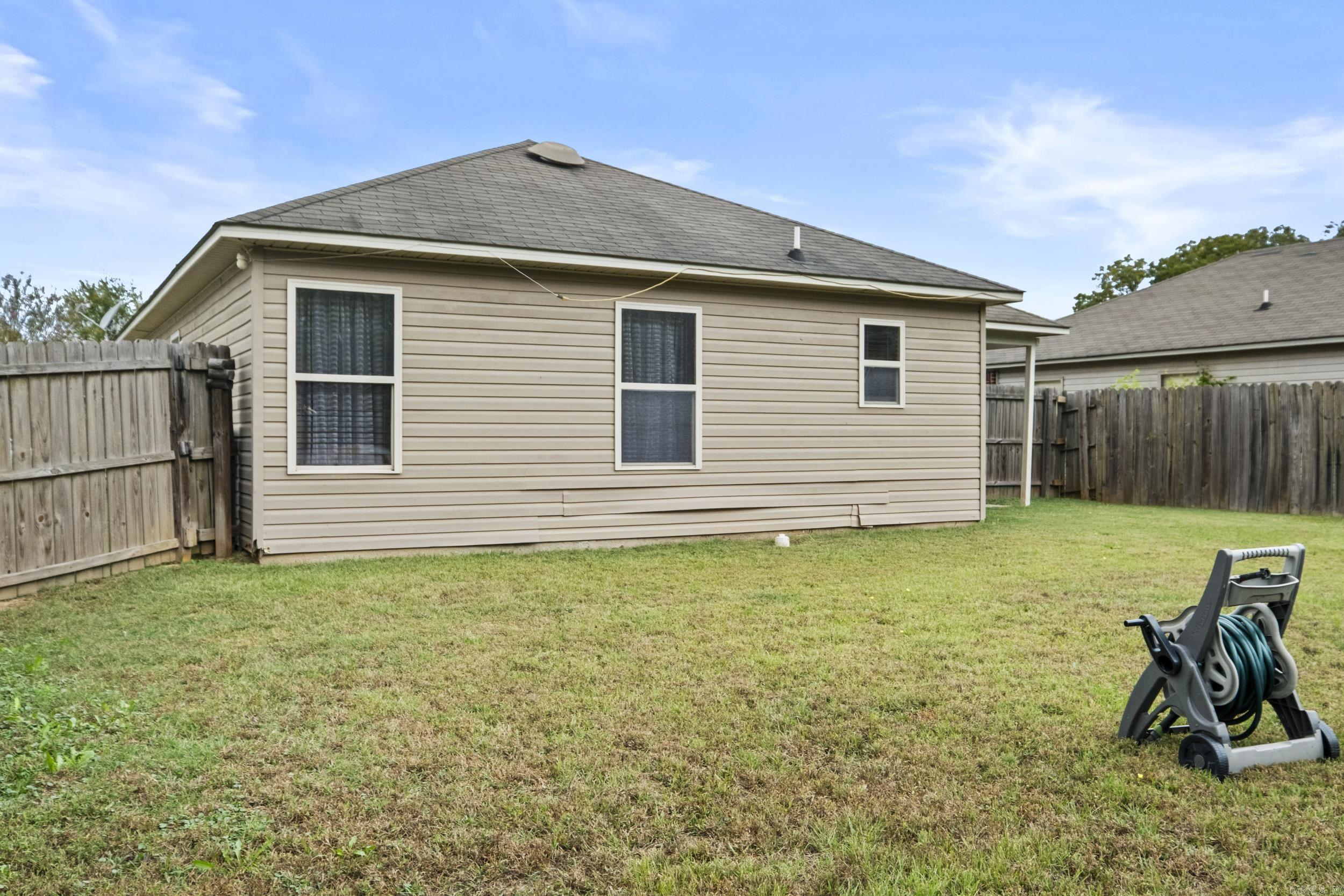 221 Saunders Property Photo 27