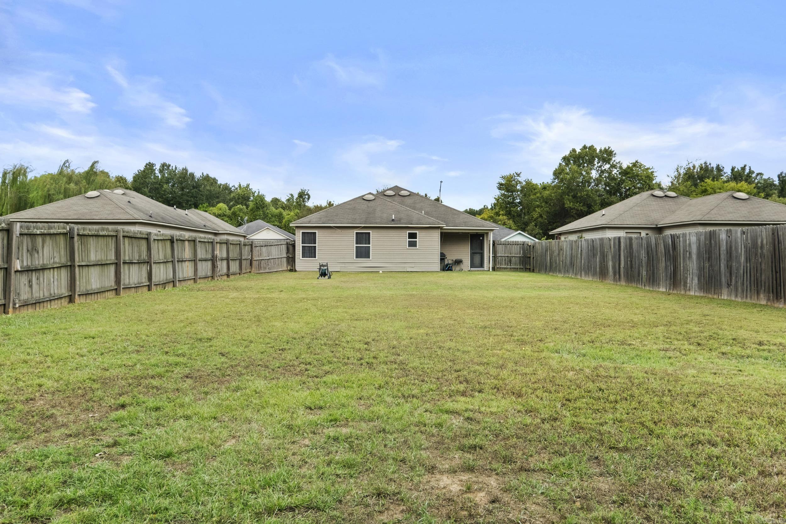221 Saunders Property Photo 28