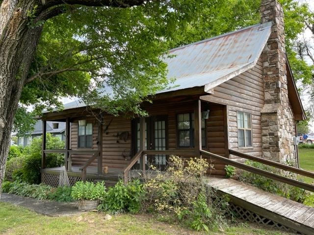 647 Ash Flat Drive Property Photo 1