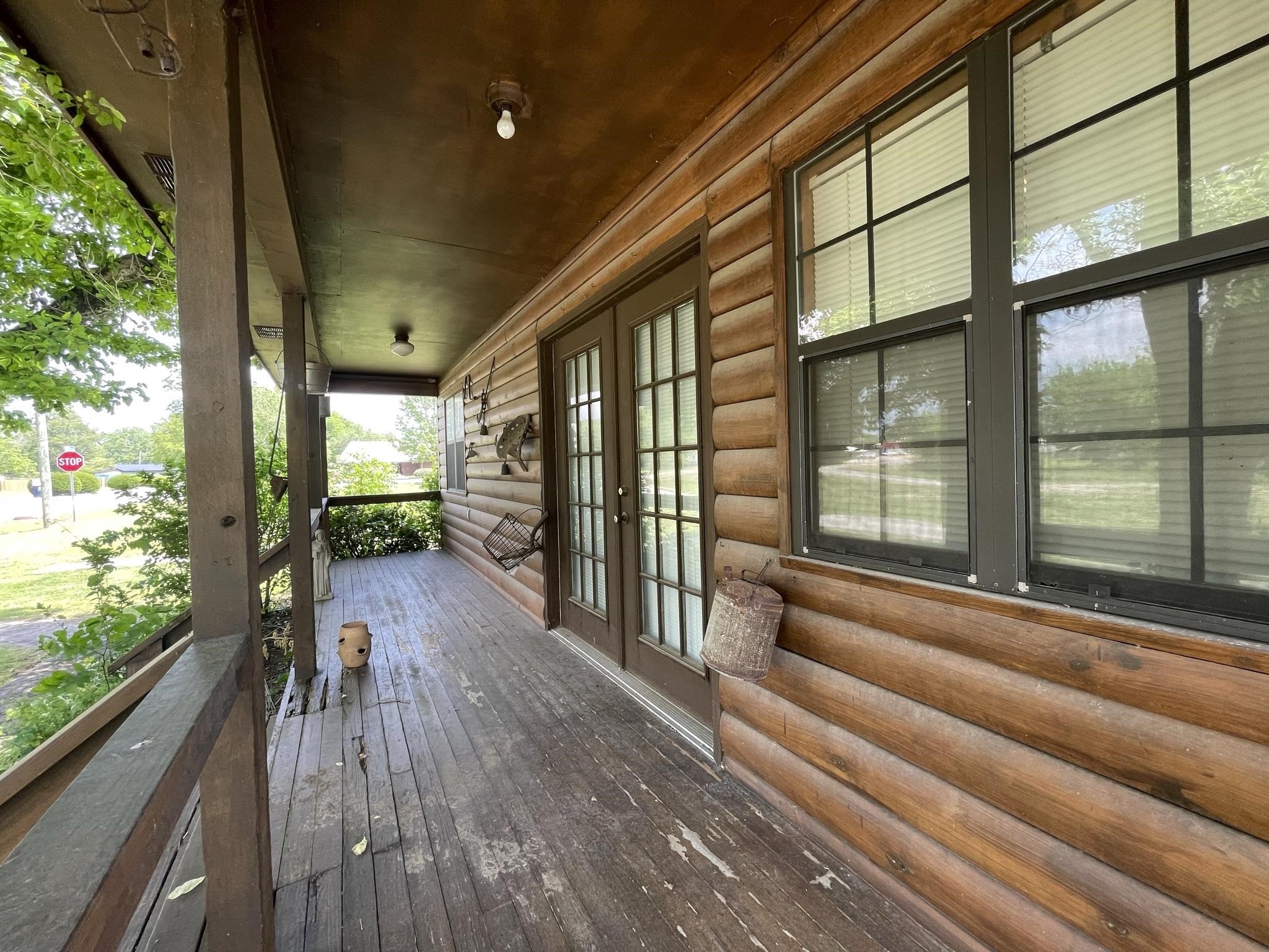 647 Ash Flat Drive Property Photo 3