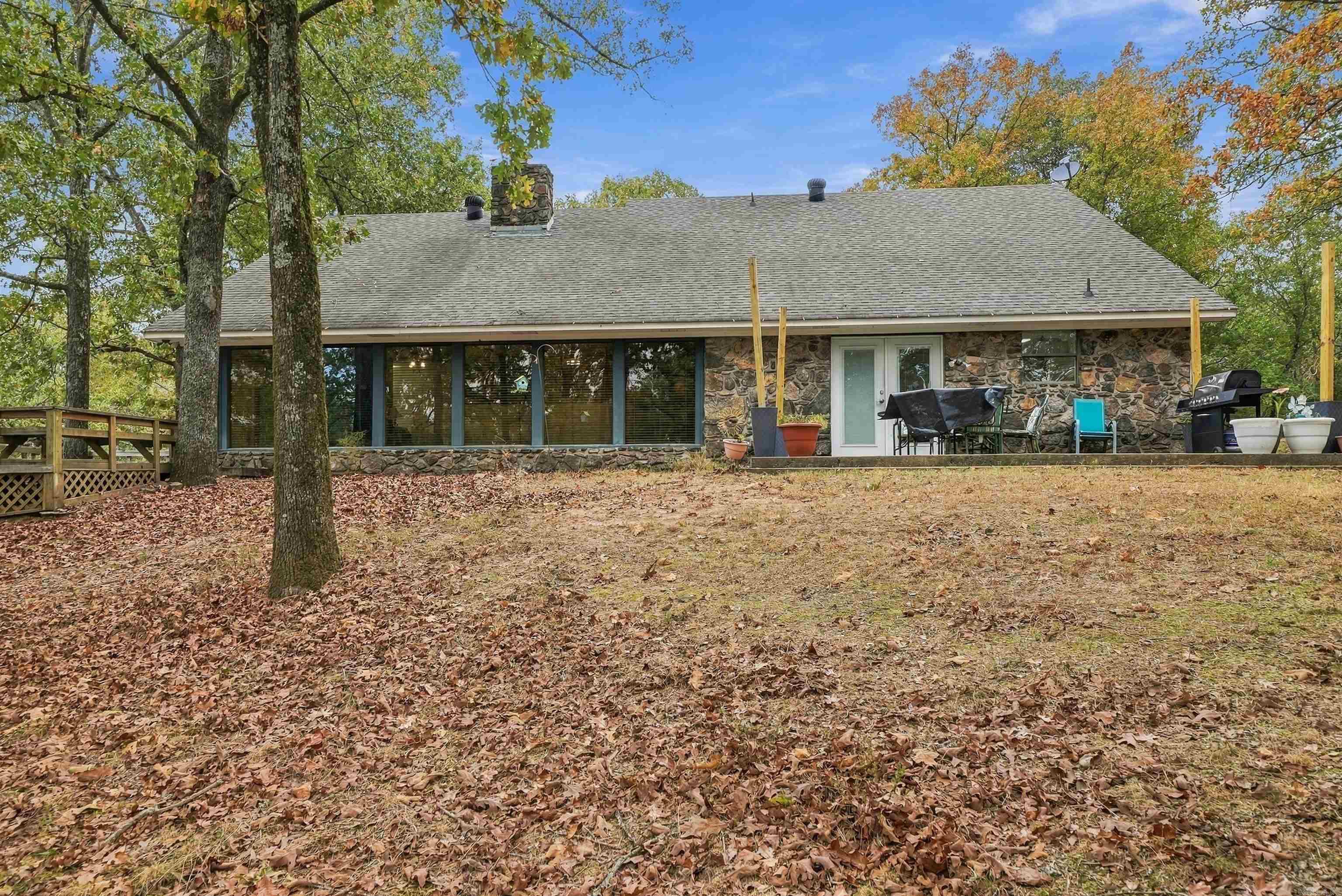 2 Caddo Dr Property Photo 1