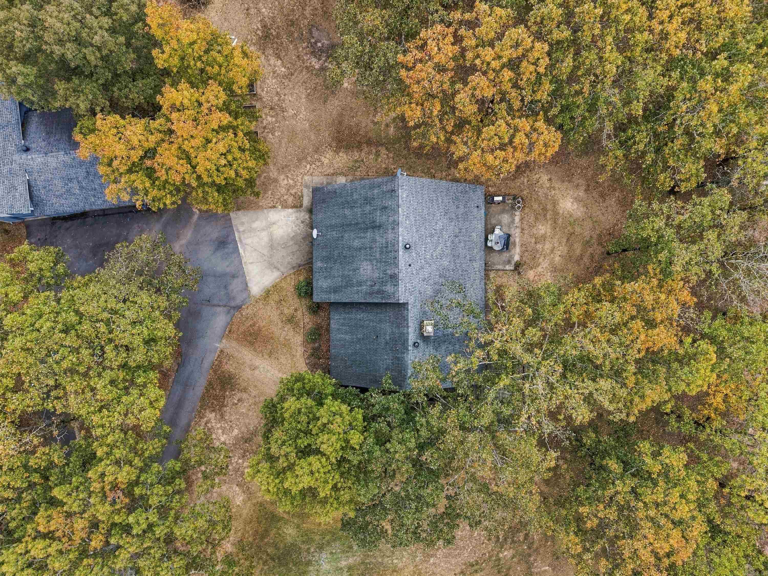 2 Caddo Dr Property Photo 4