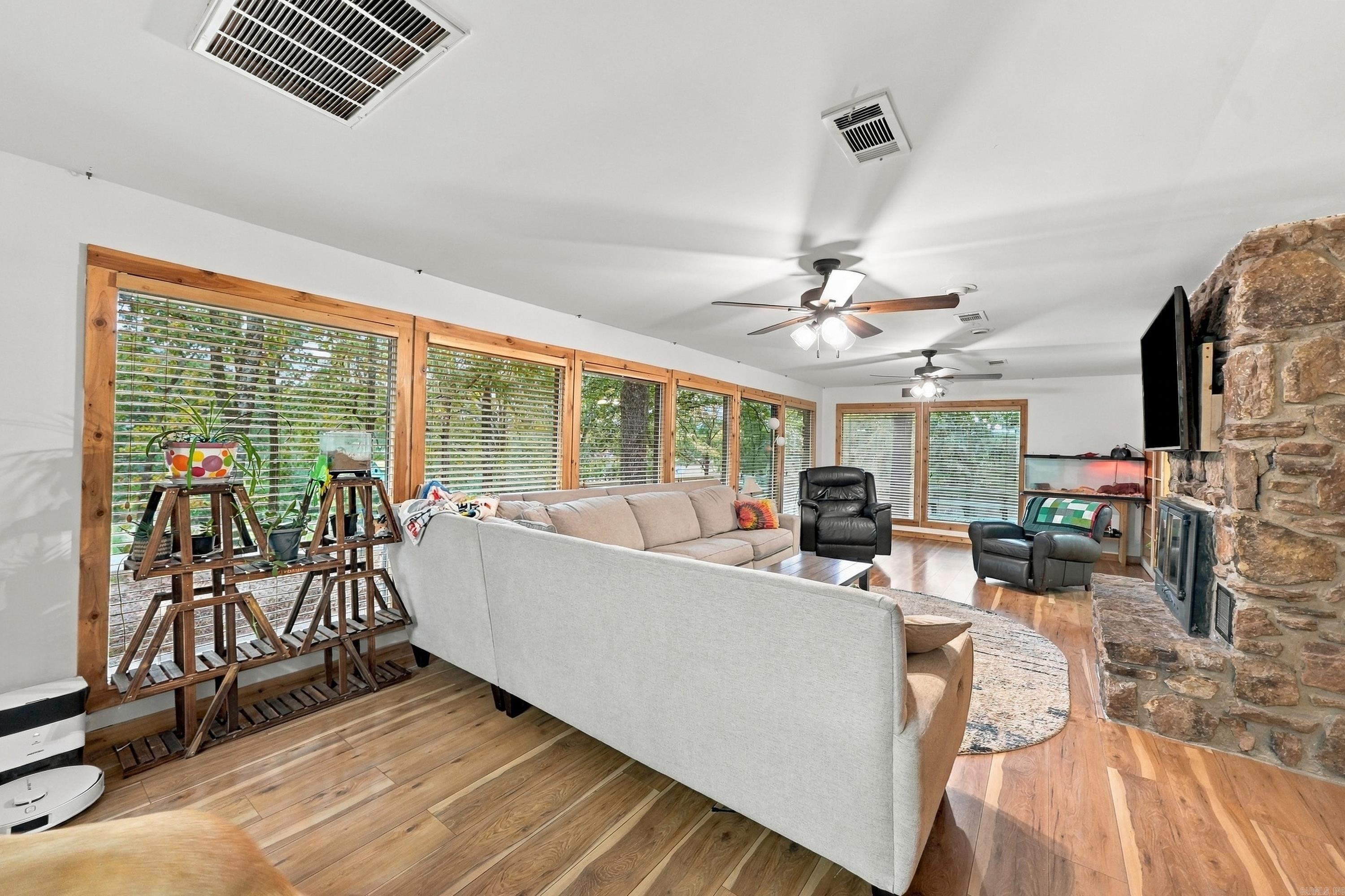 2 Caddo Dr Property Photo 7