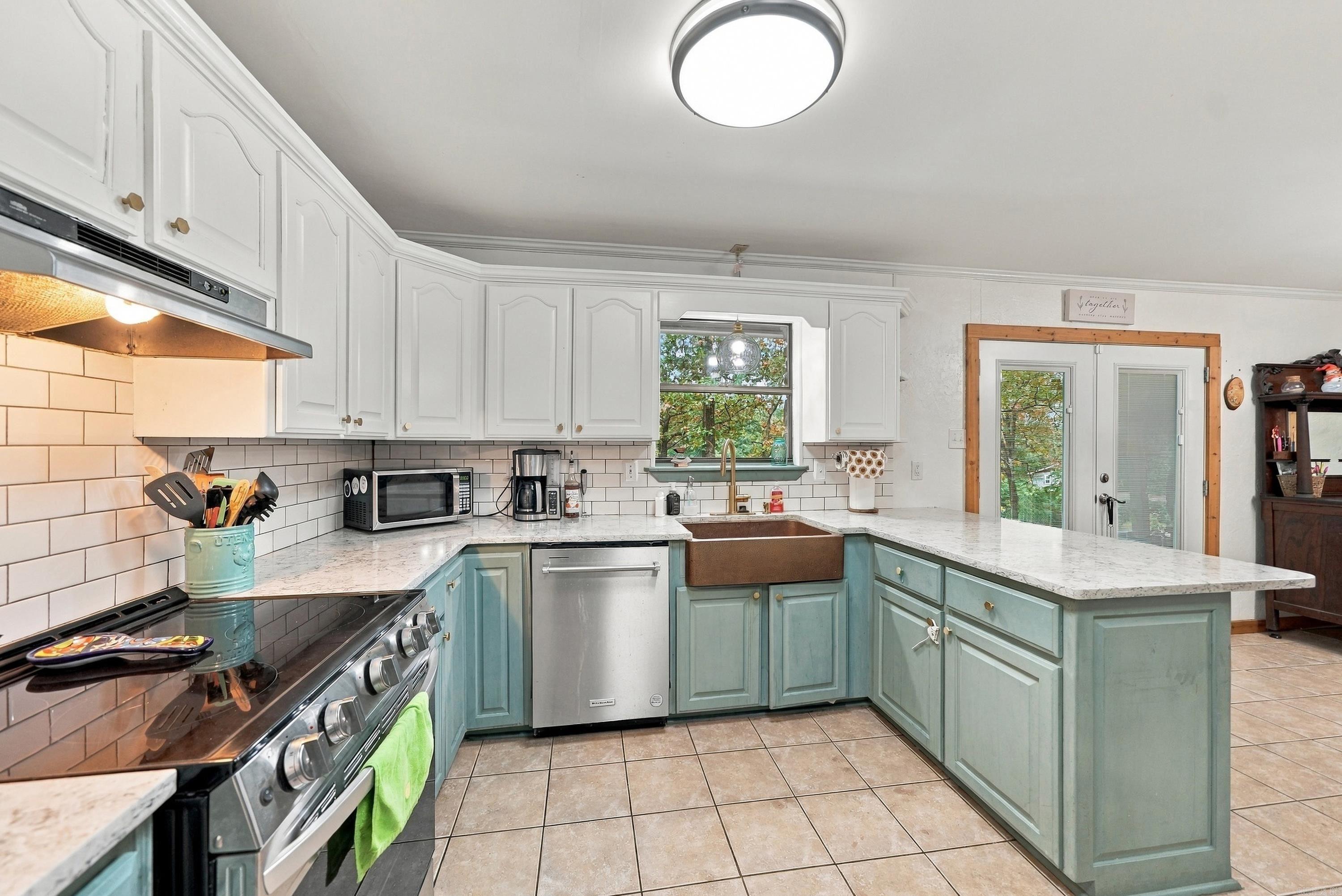 2 Caddo Dr Property Photo 12