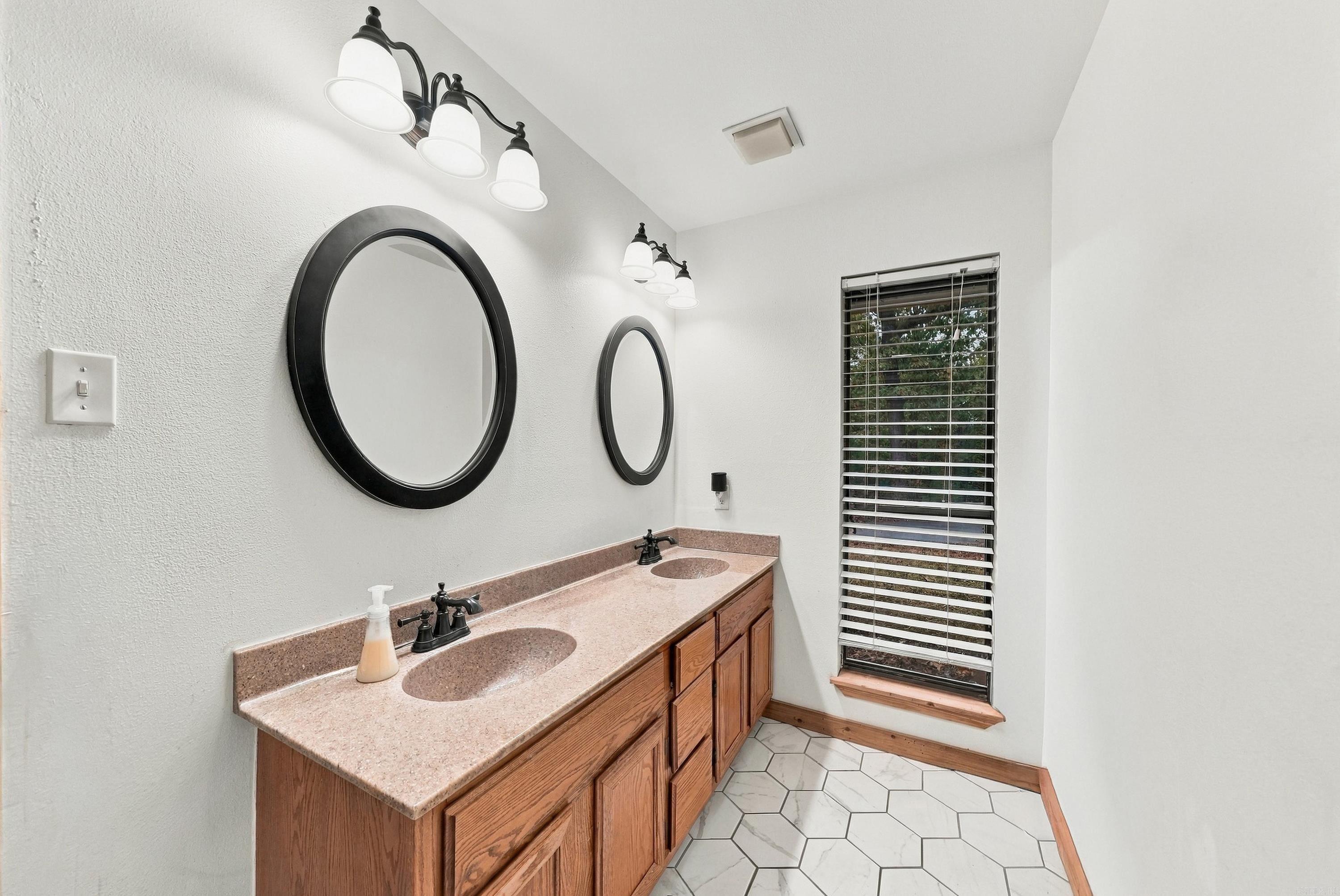 2 Caddo Dr Property Photo 19