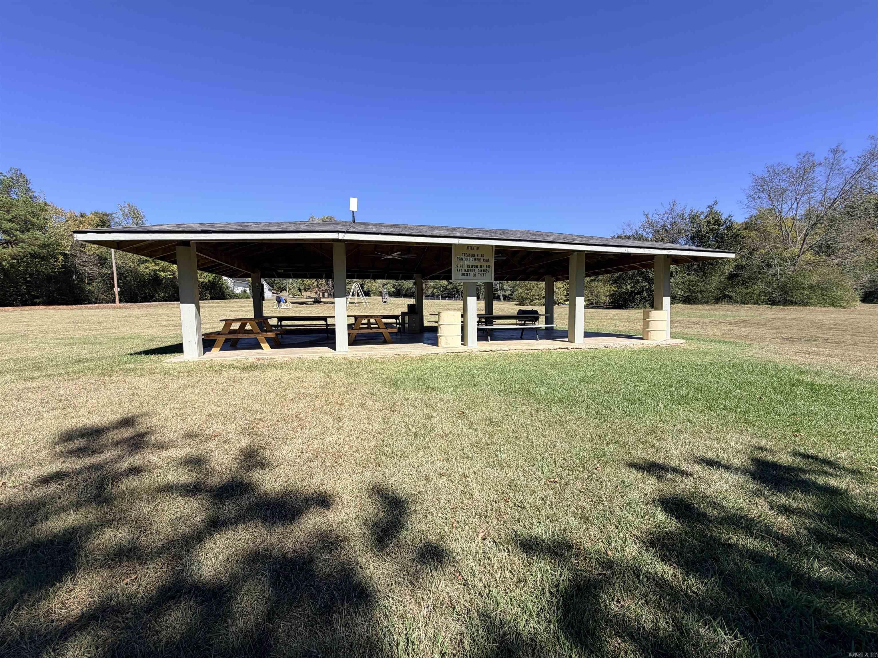 2 Caddo Dr Property Photo 36