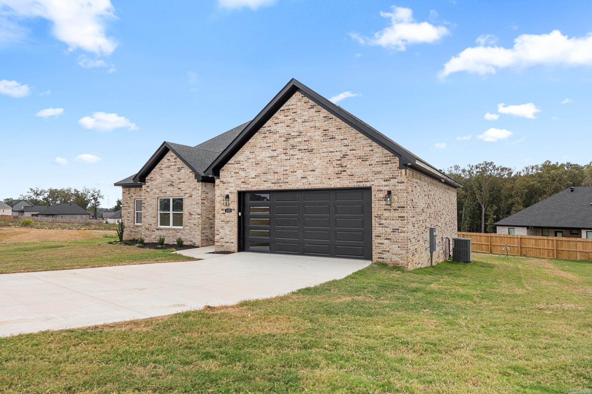 125 Michael Drive Property Photo 3