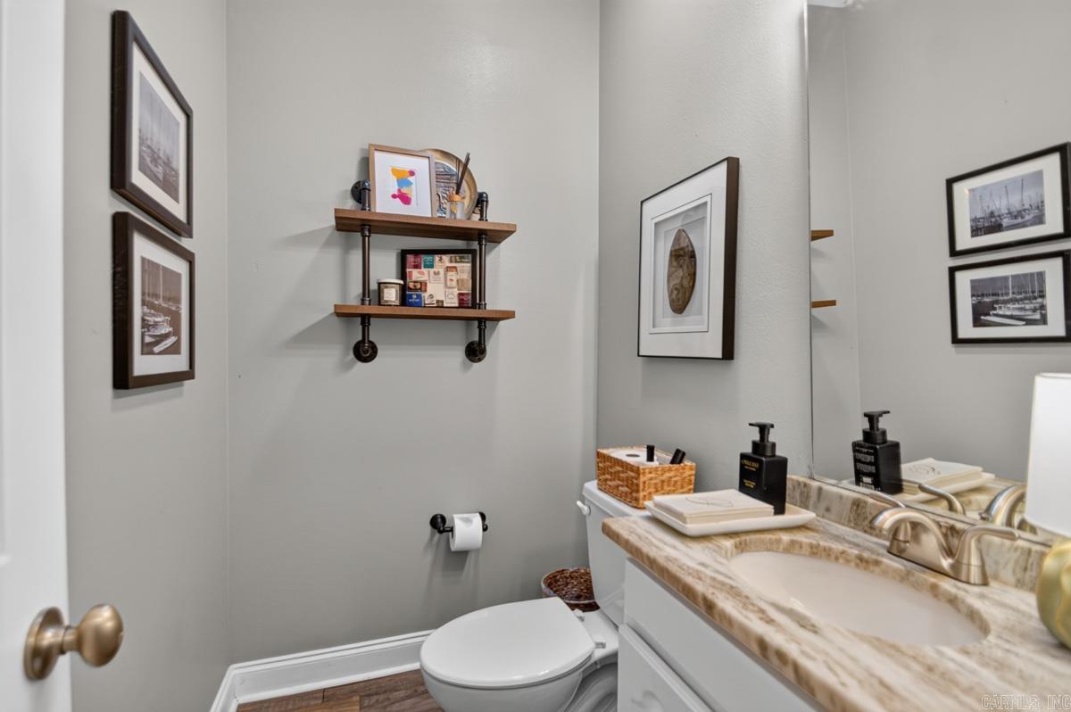 5528 Lexington Avenue Property Photo 25