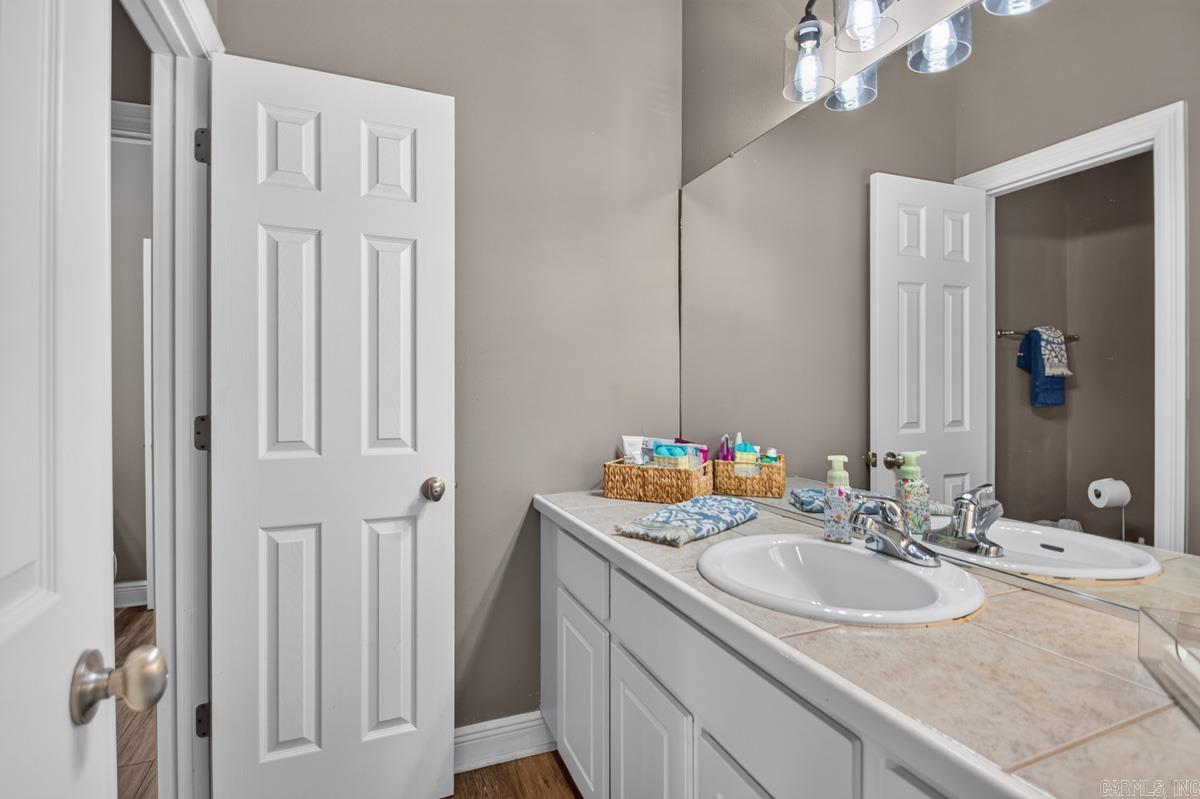 5528 Lexington Avenue Property Photo 32