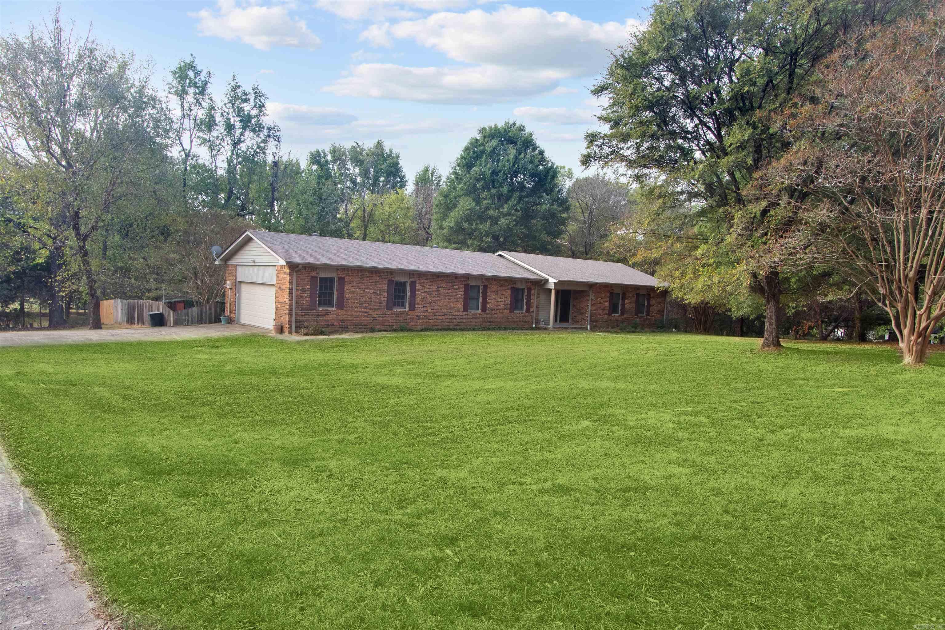 1505 Country Manor Lane Property Photo 2