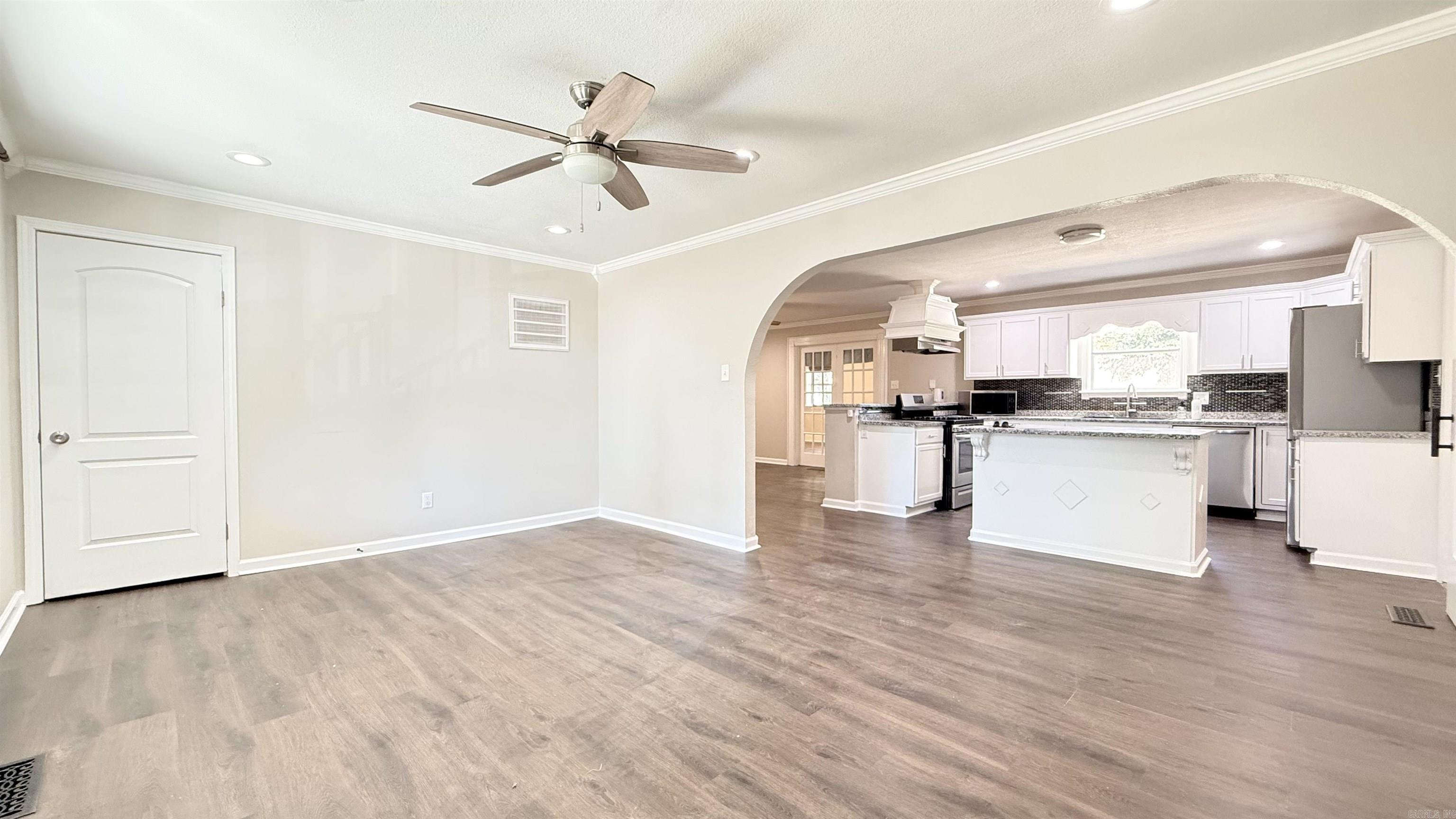 1104 Coulter Road Property Photo 6