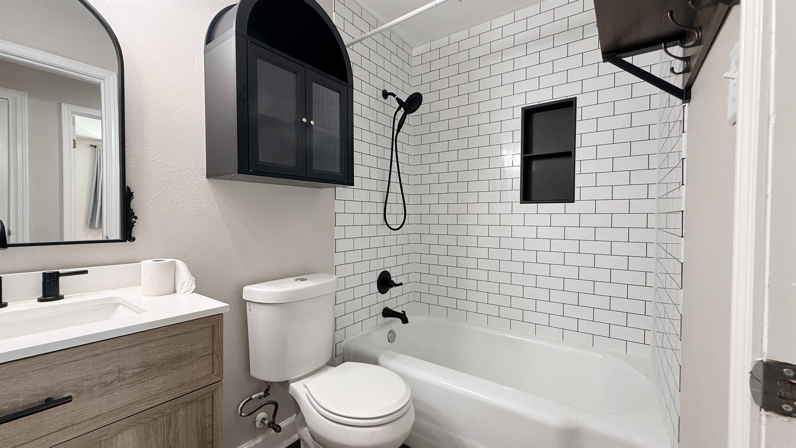 1104 Coulter Road Property Photo 11
