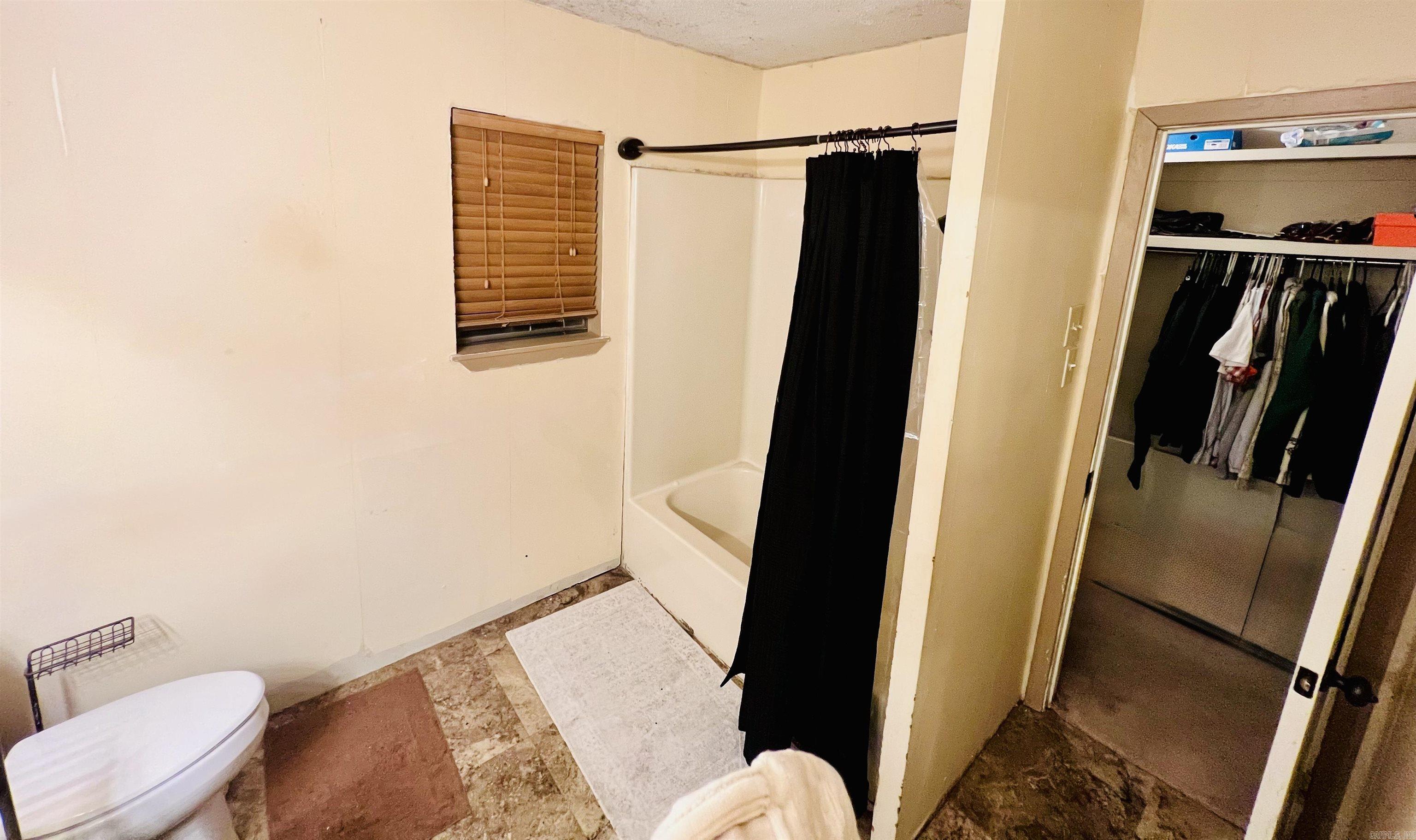 306 Lake Front Drive Property Photo 11