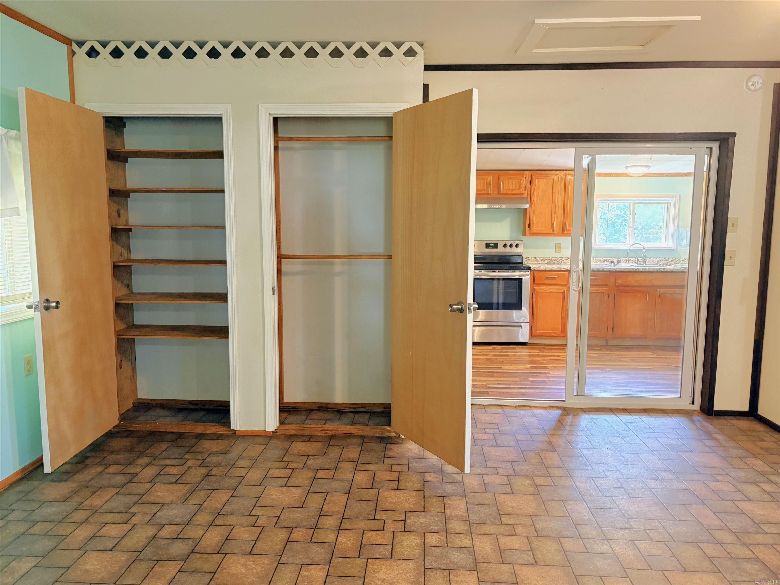 7436 Edgemont Road Property Photo 5