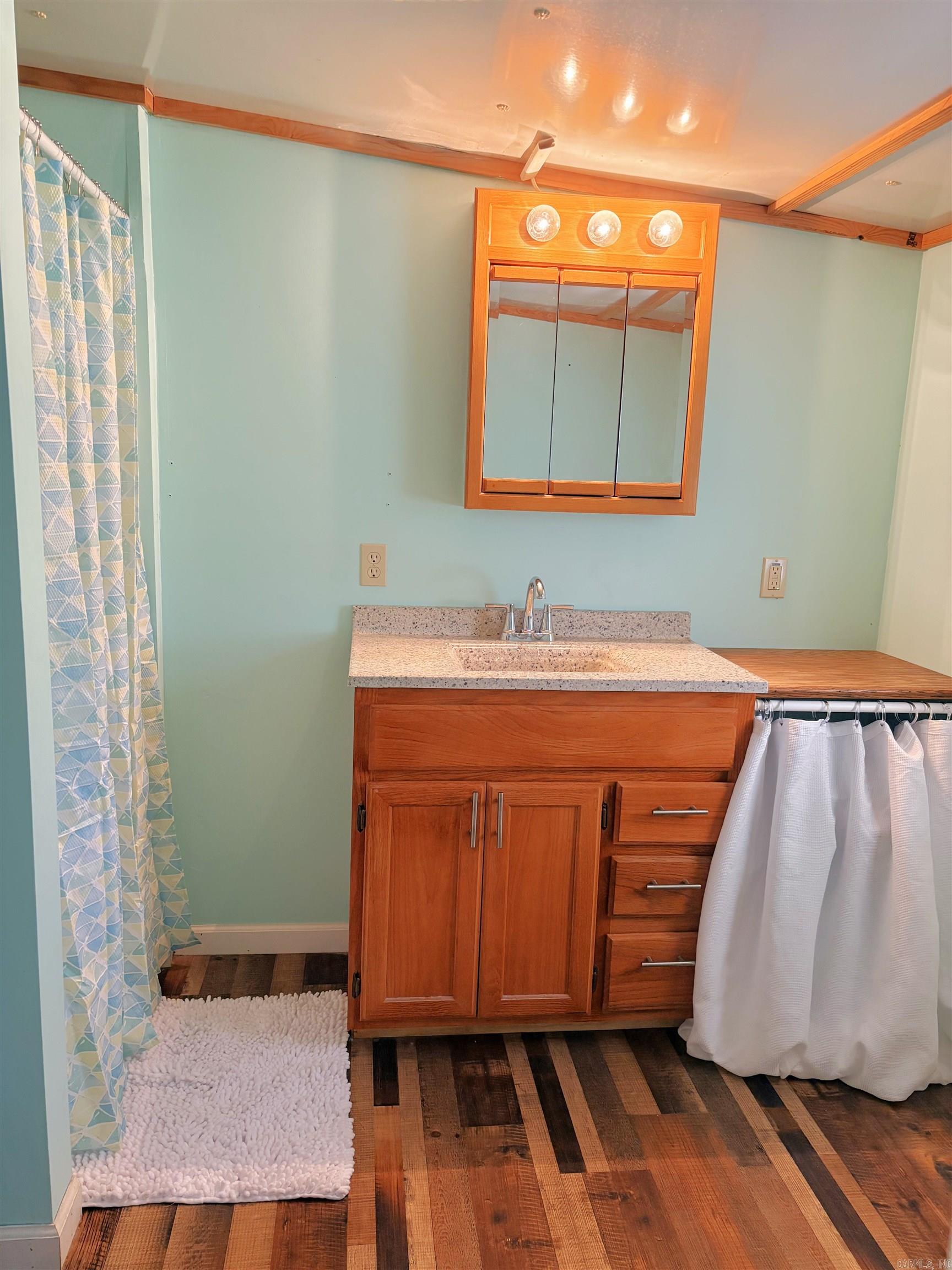 7436 Edgemont Road Property Photo 9