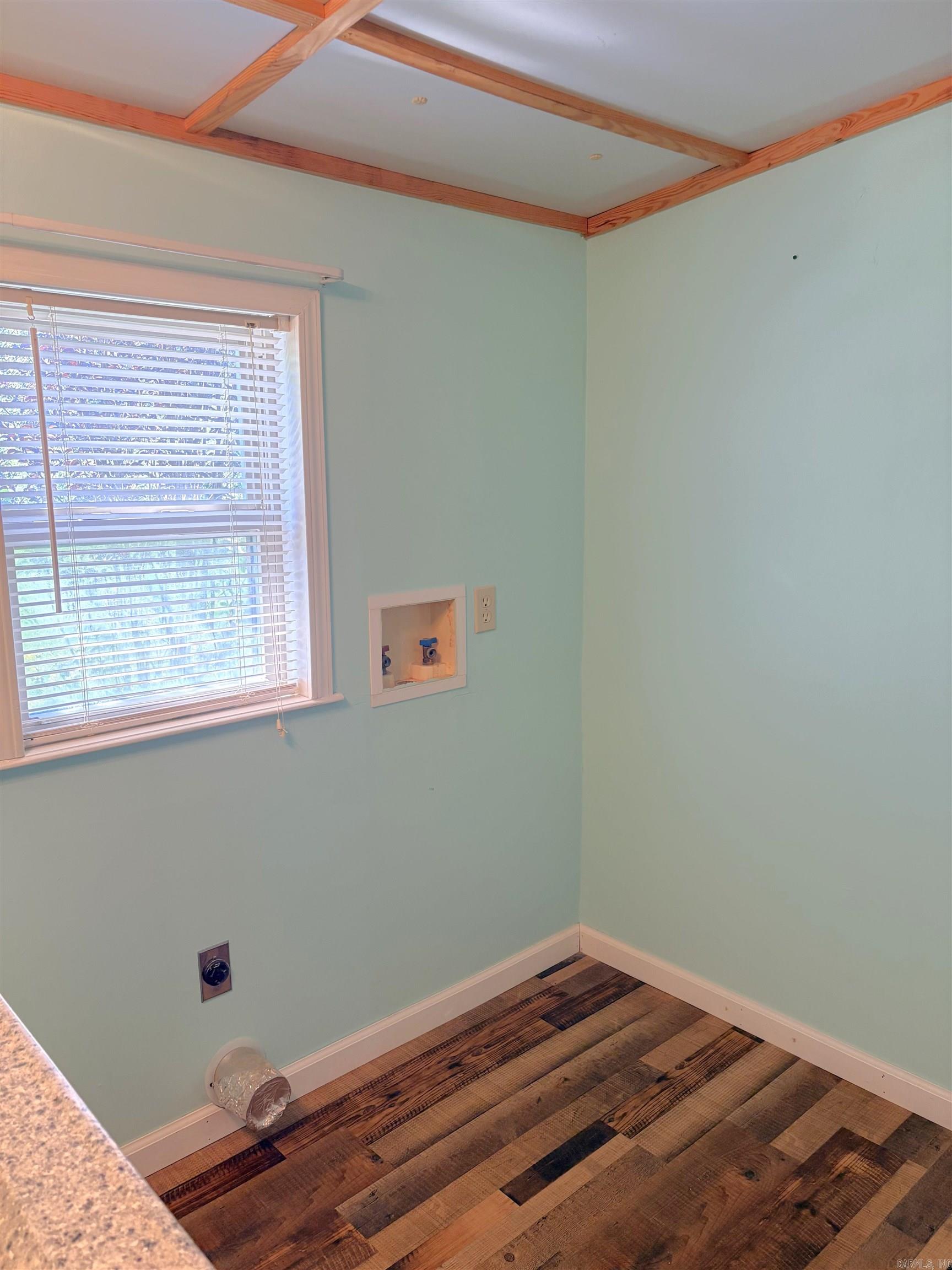 7436 Edgemont Road Property Photo 10