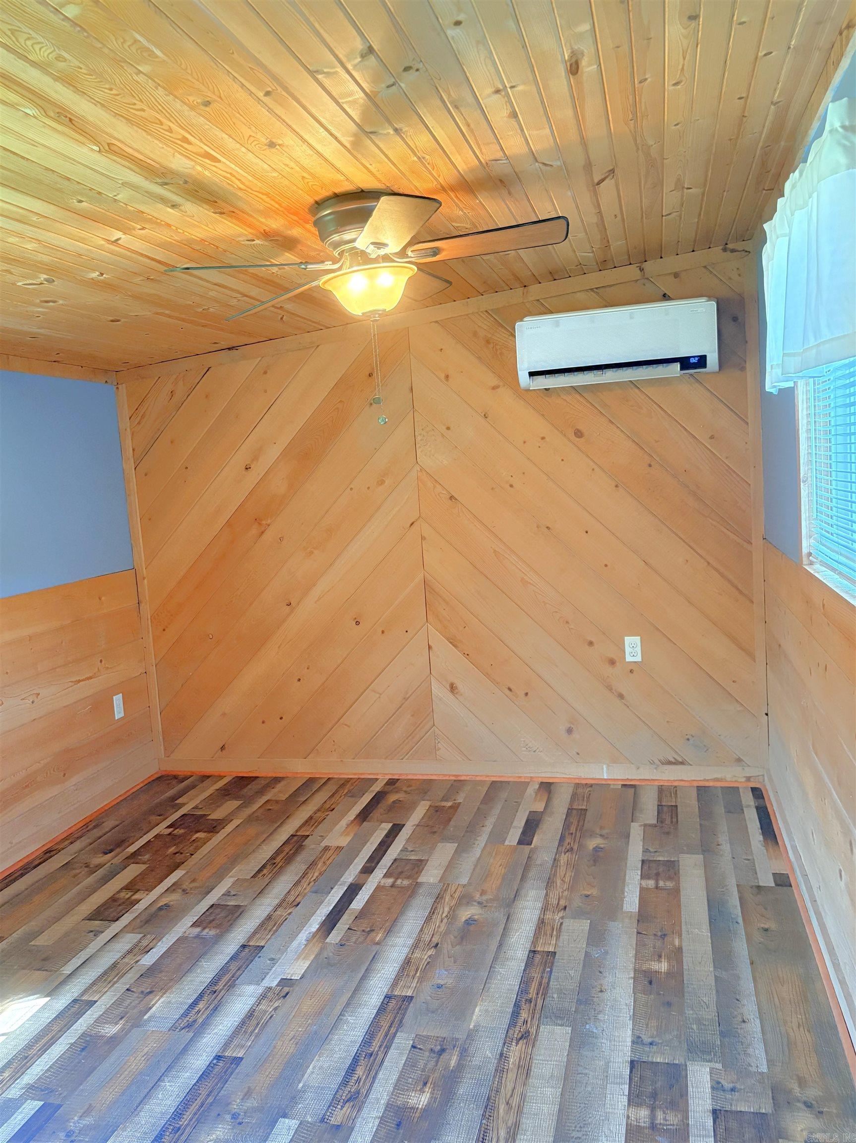 7436 Edgemont Road Property Photo 12
