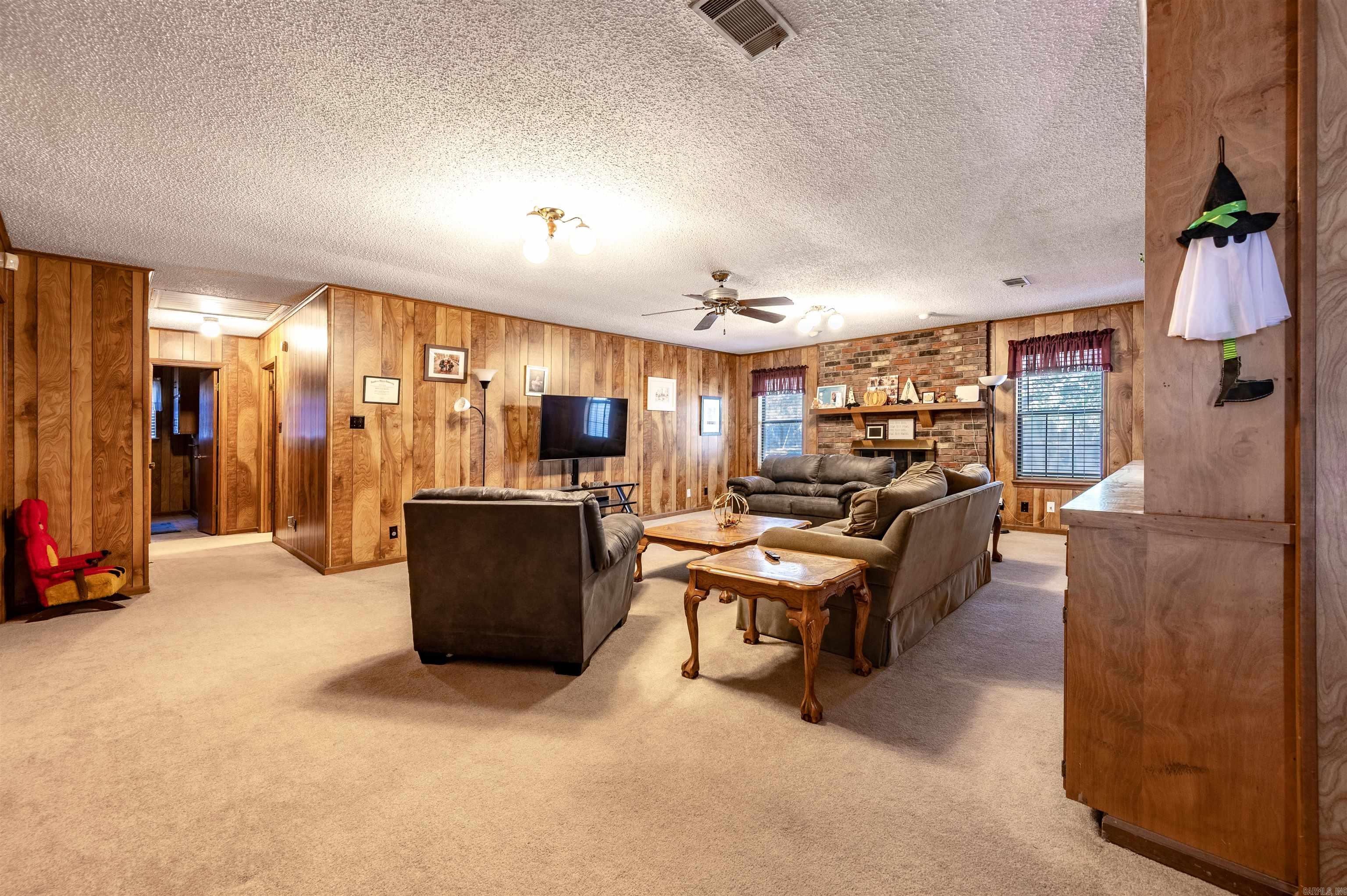 1001 Cara Jane Dr Property Photo 4