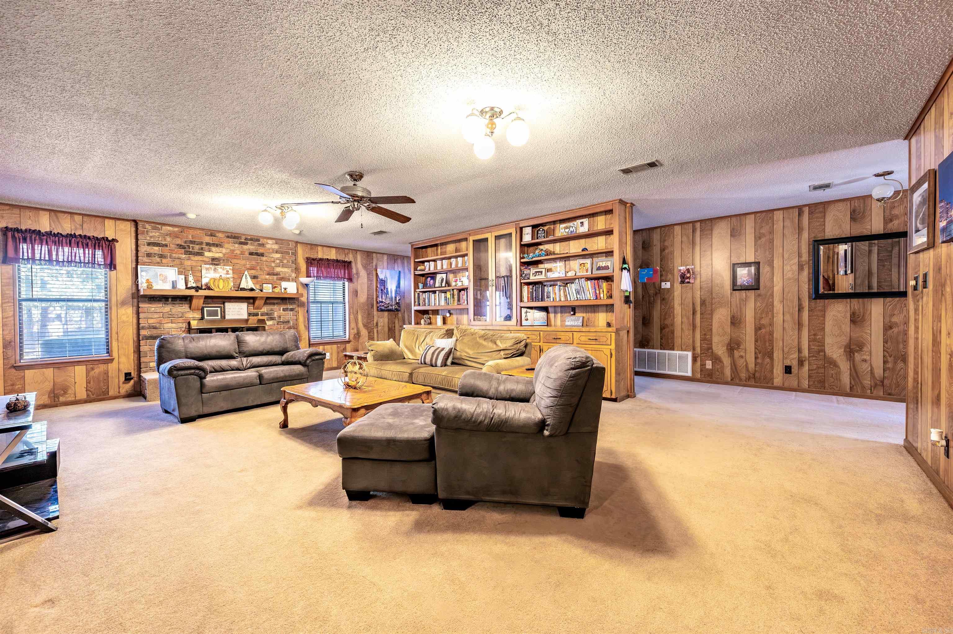 1001 Cara Jane Dr Property Photo 5