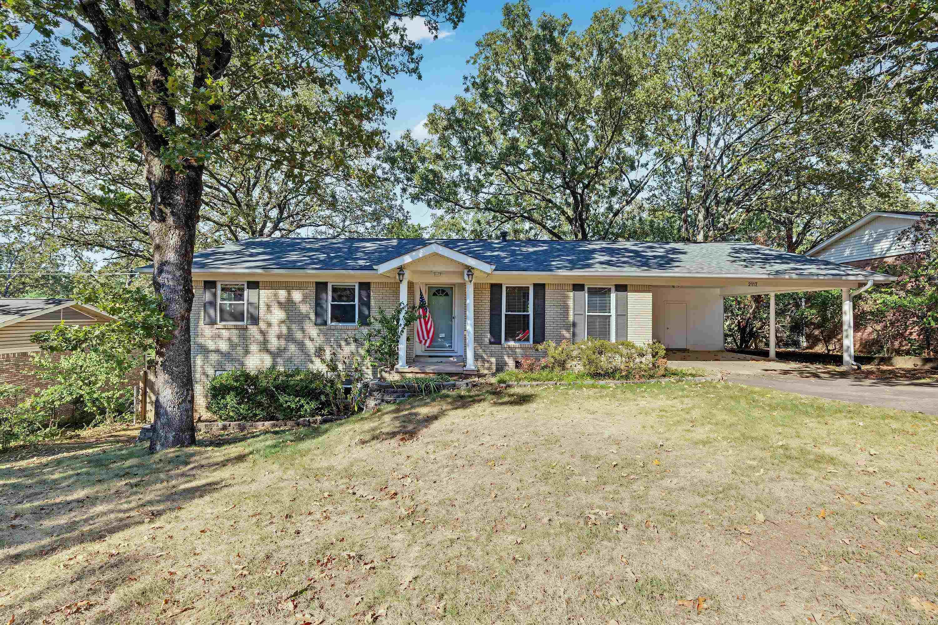 2117 Middleton Drive Property Photo 1