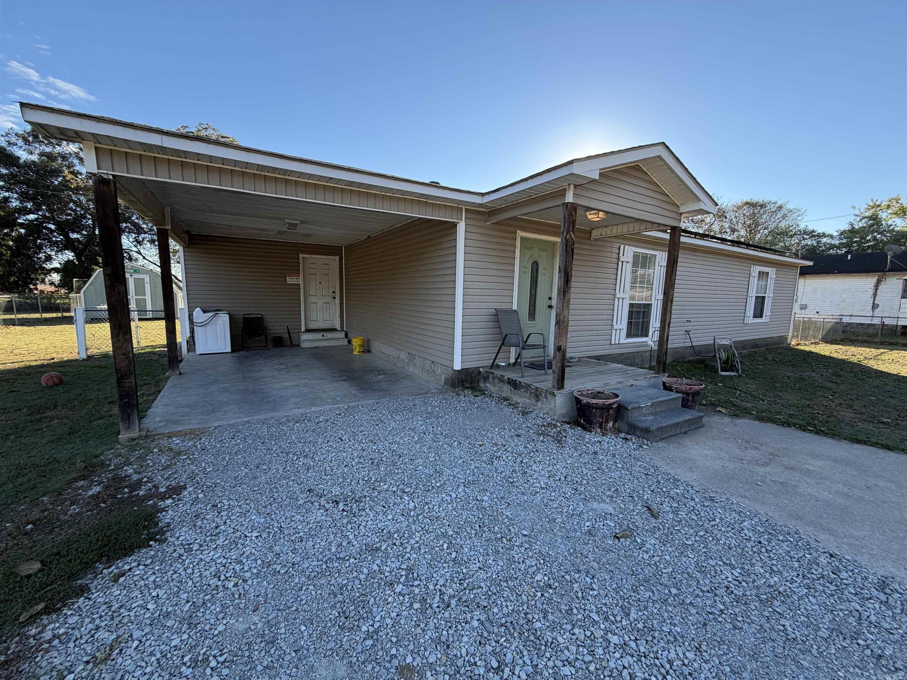 922 N Ozark Avenue Property Photo 3