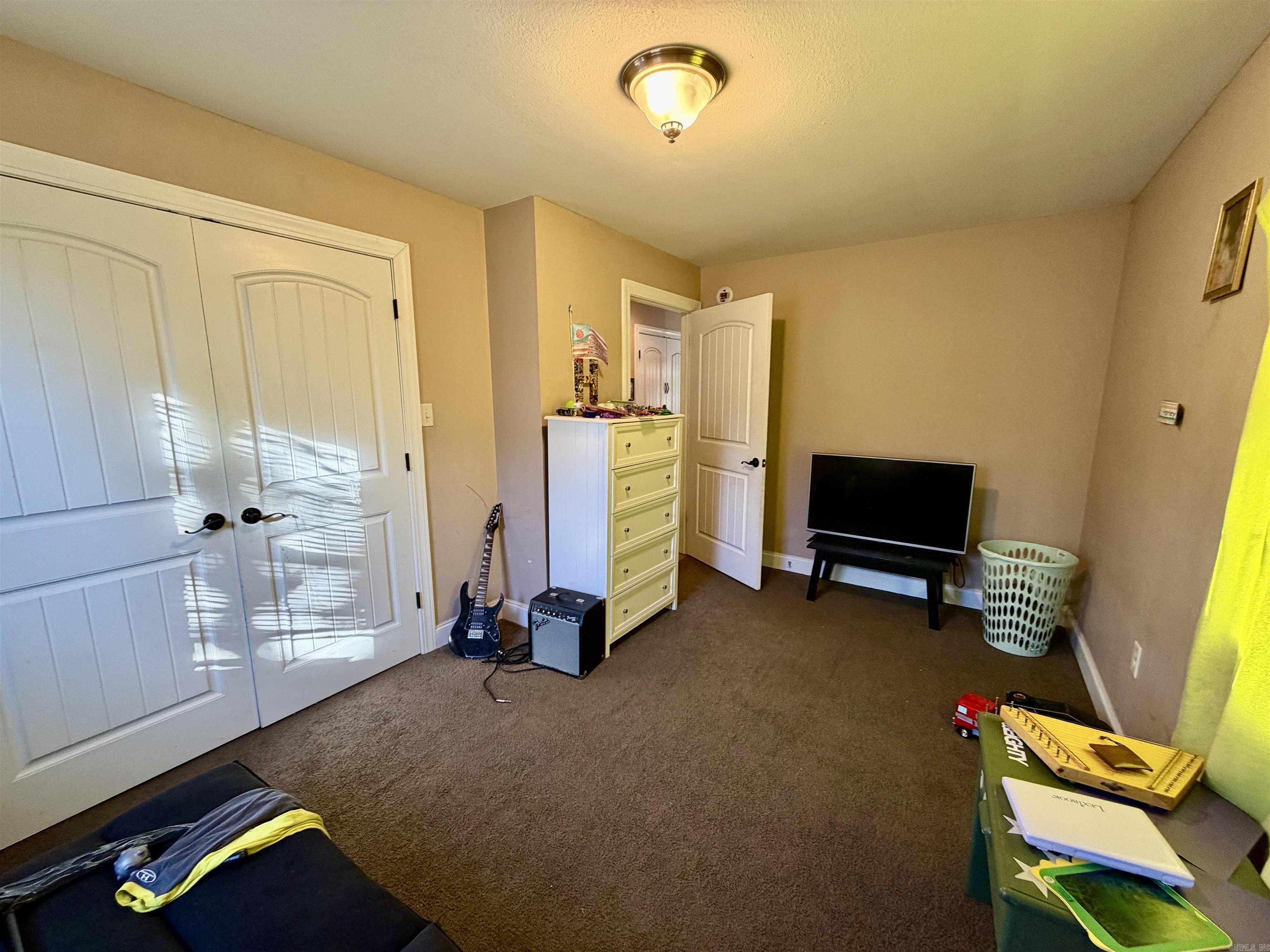 922 N Ozark Avenue Property Photo 18