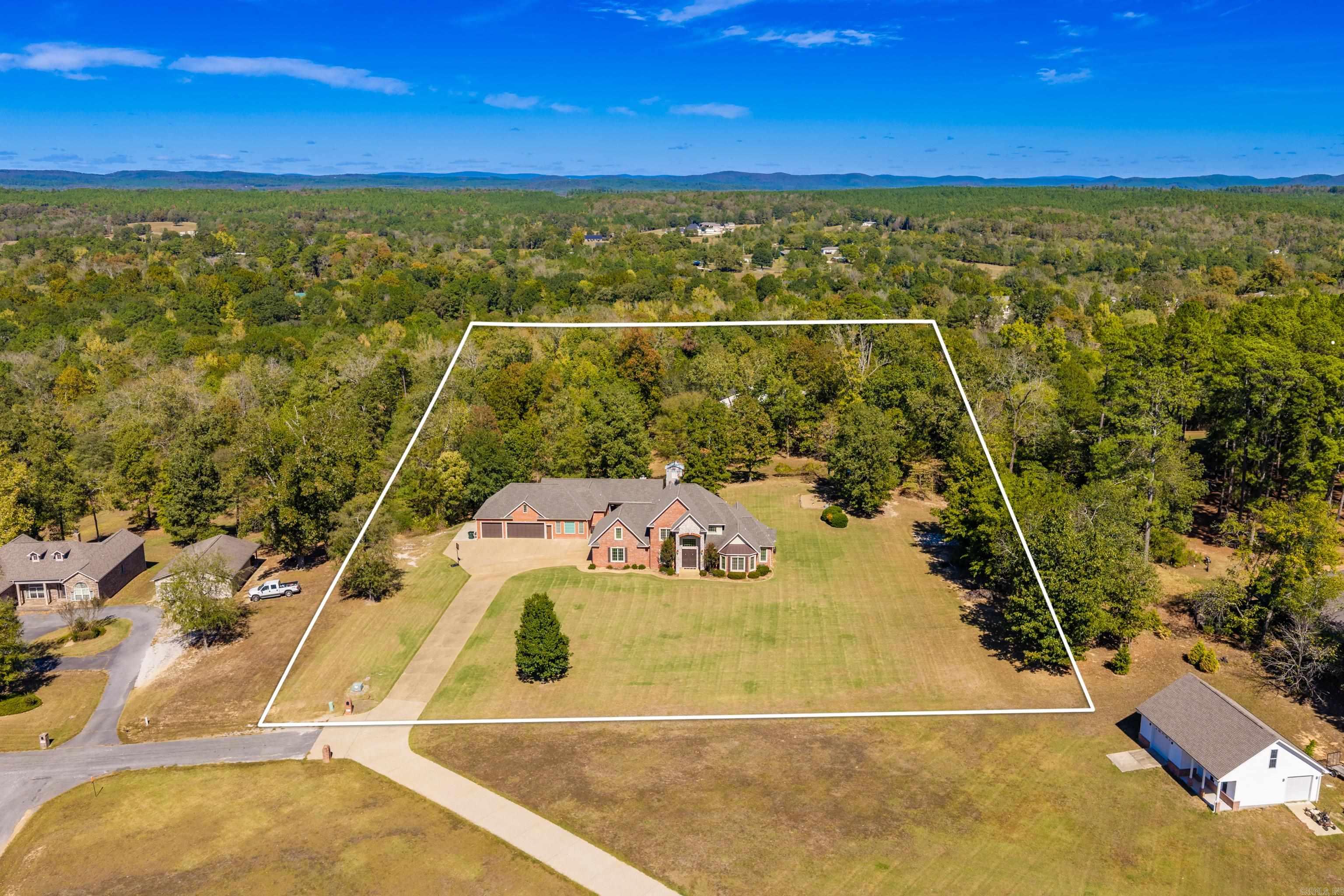 152 Fox Glen Trail Property Photo 2